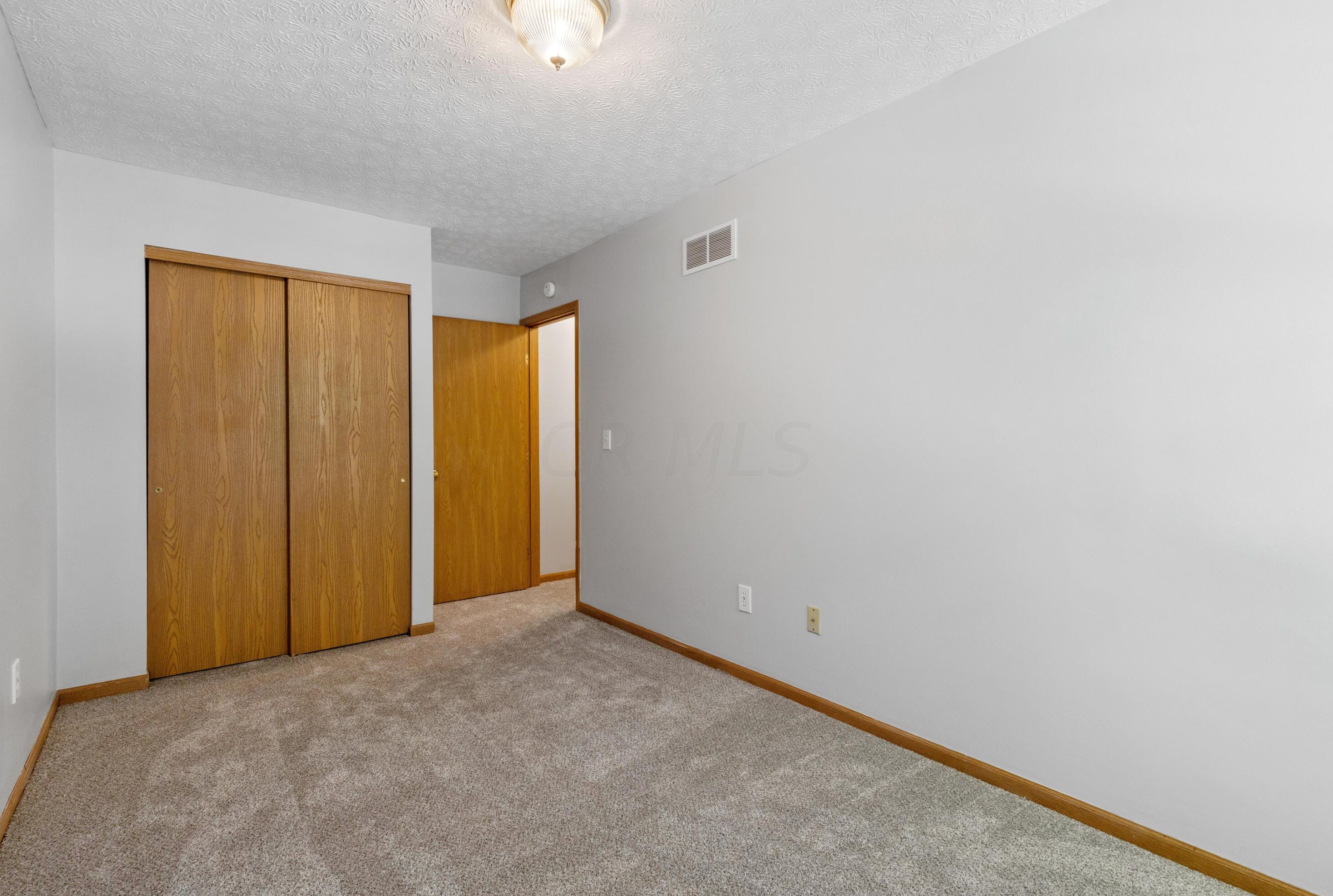 4641 Stratford Ln, Columbus OH exterior