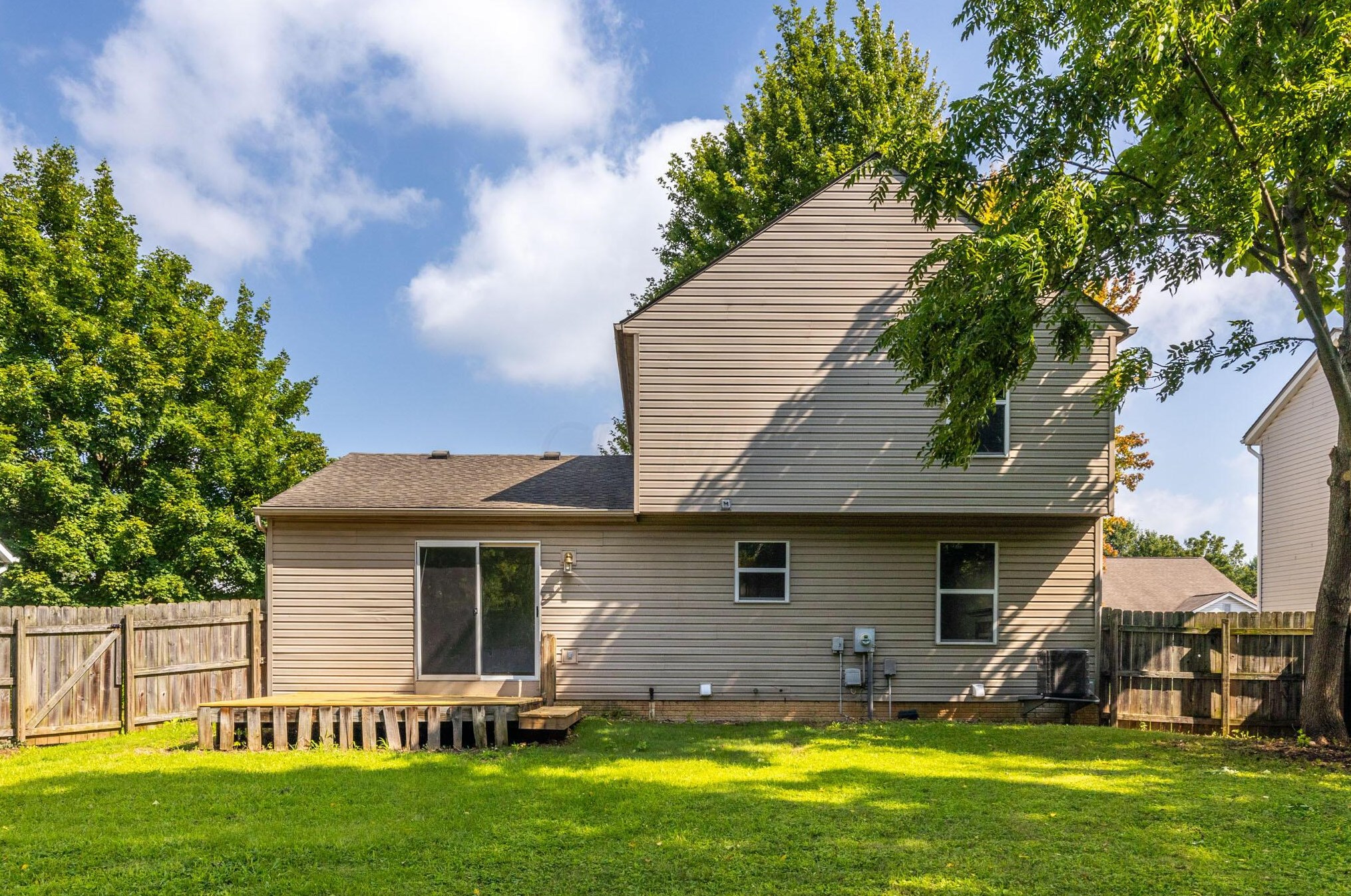 4641 Stratford Ln, Columbus OH exterior