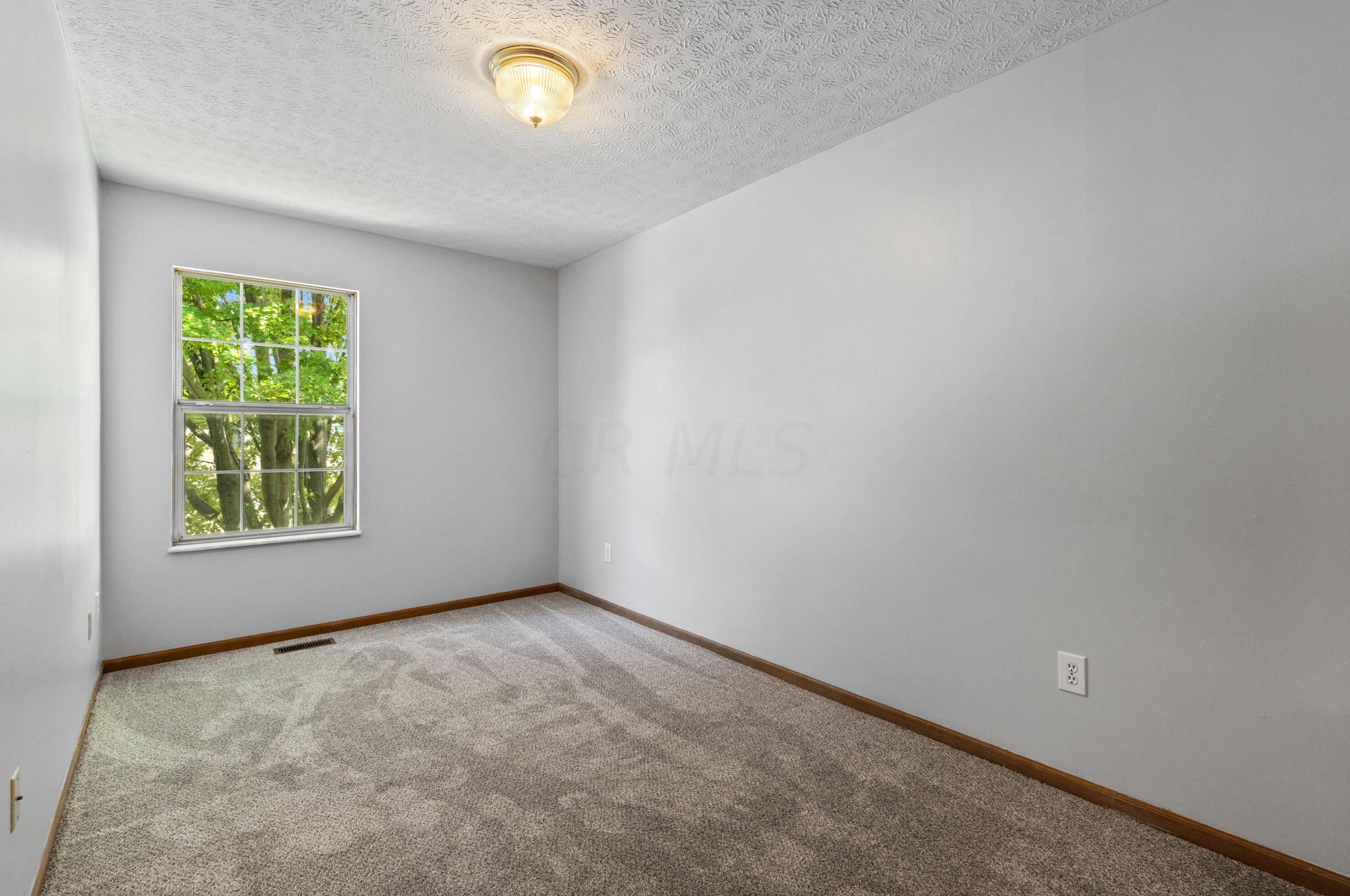 4641 Stratford Ln, Columbus OH exterior