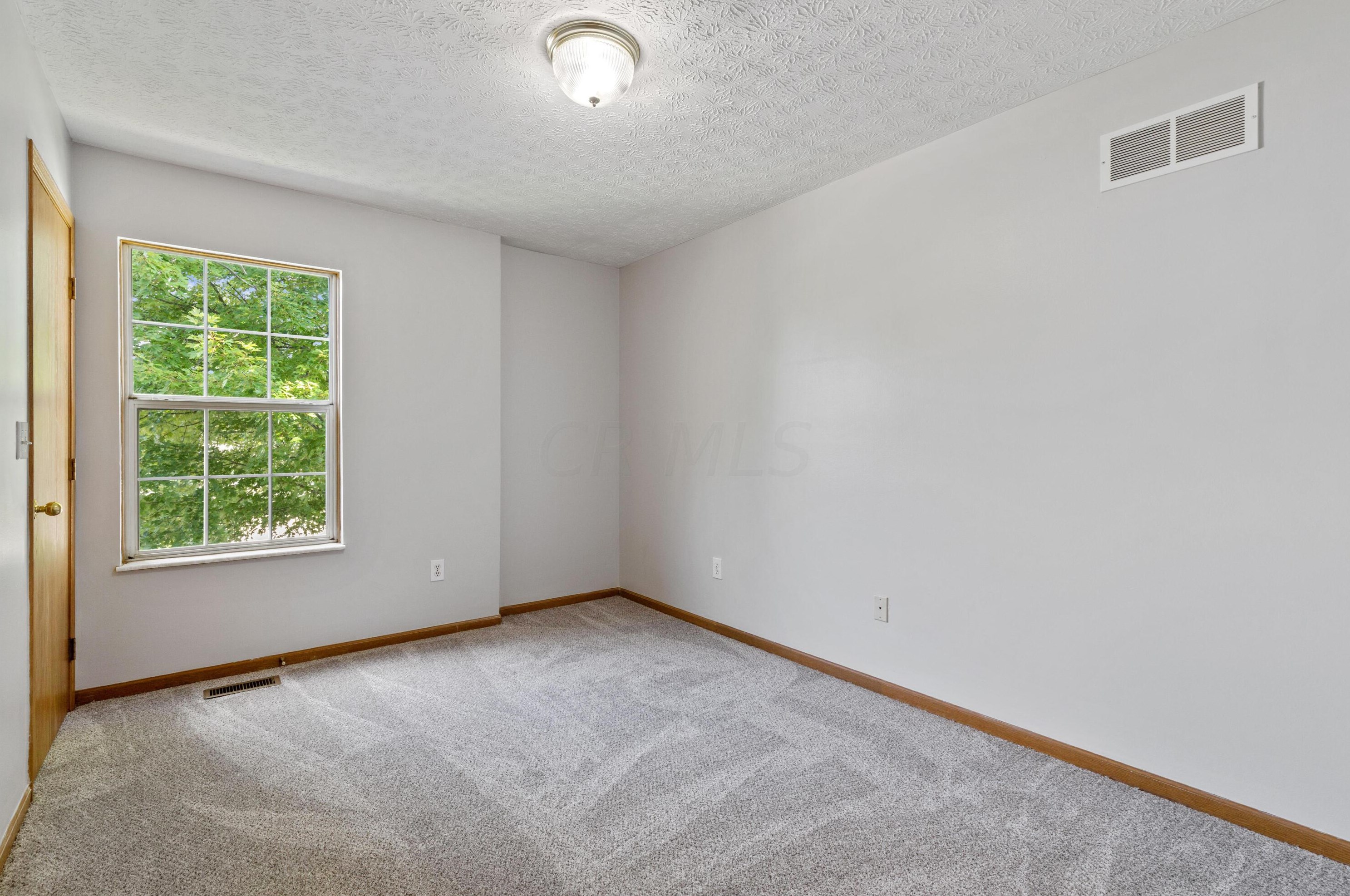 4641 Stratford Ln, Columbus OH exterior