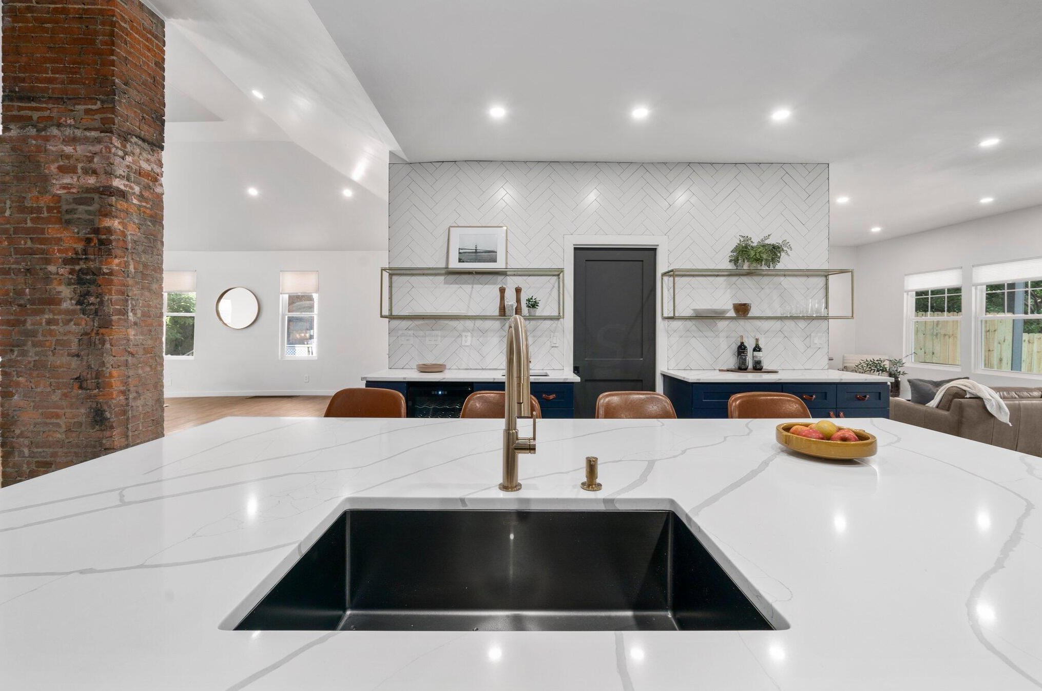 440 Deshler Ave, Columbus OH  43206-2717 exterior