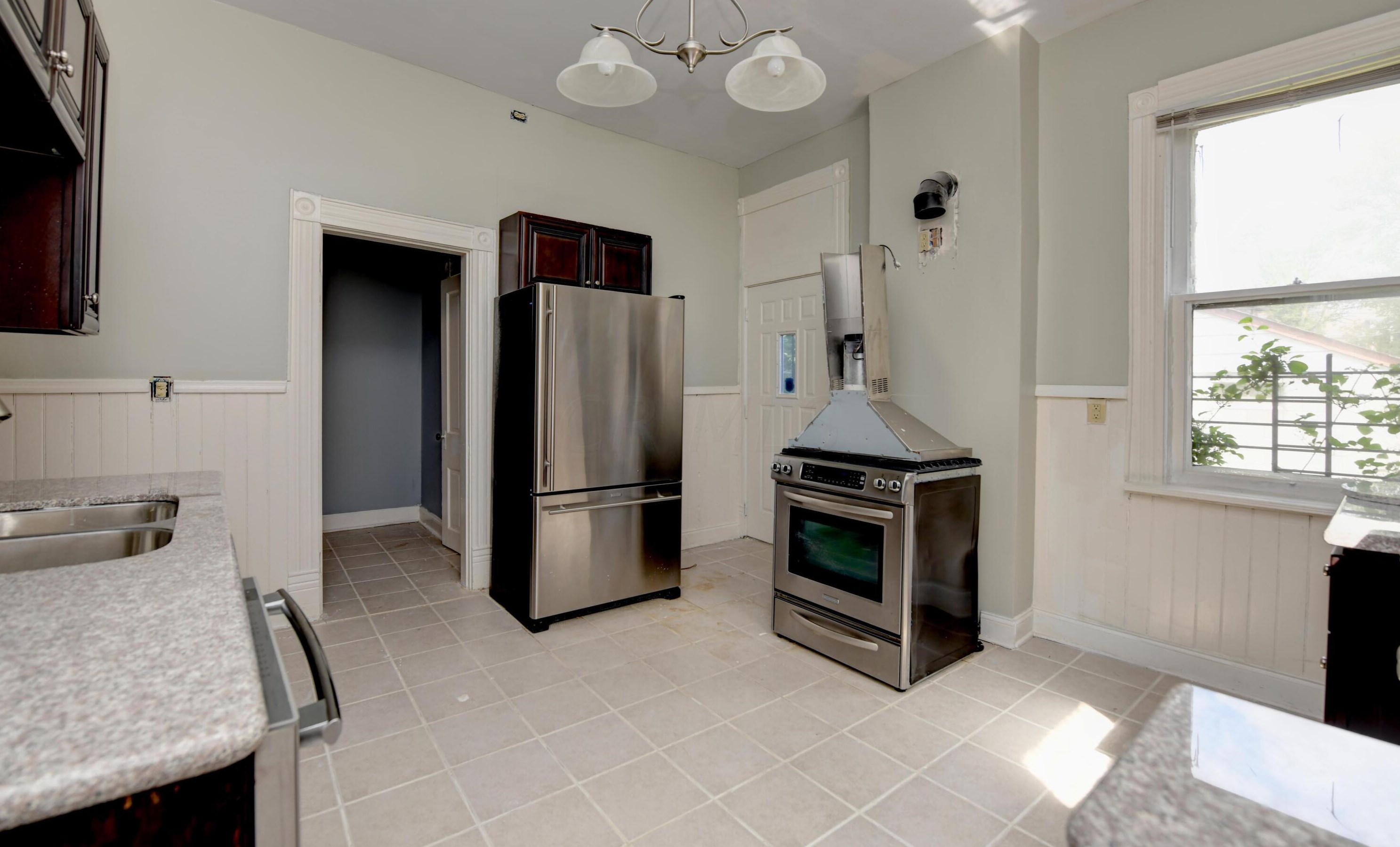 1032 Bryden Rd, Columbus OH 43205-1863 exterior