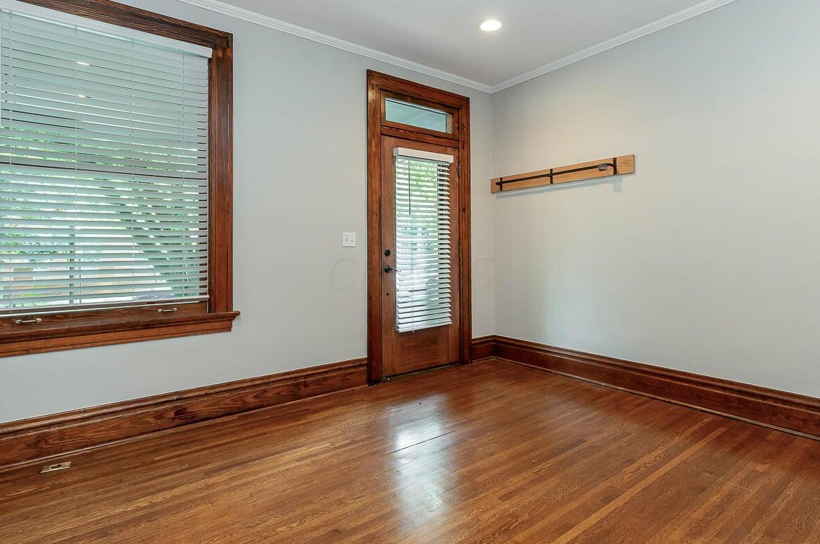 819 City Park Ave, Columbus OH  43206-2049 exterior