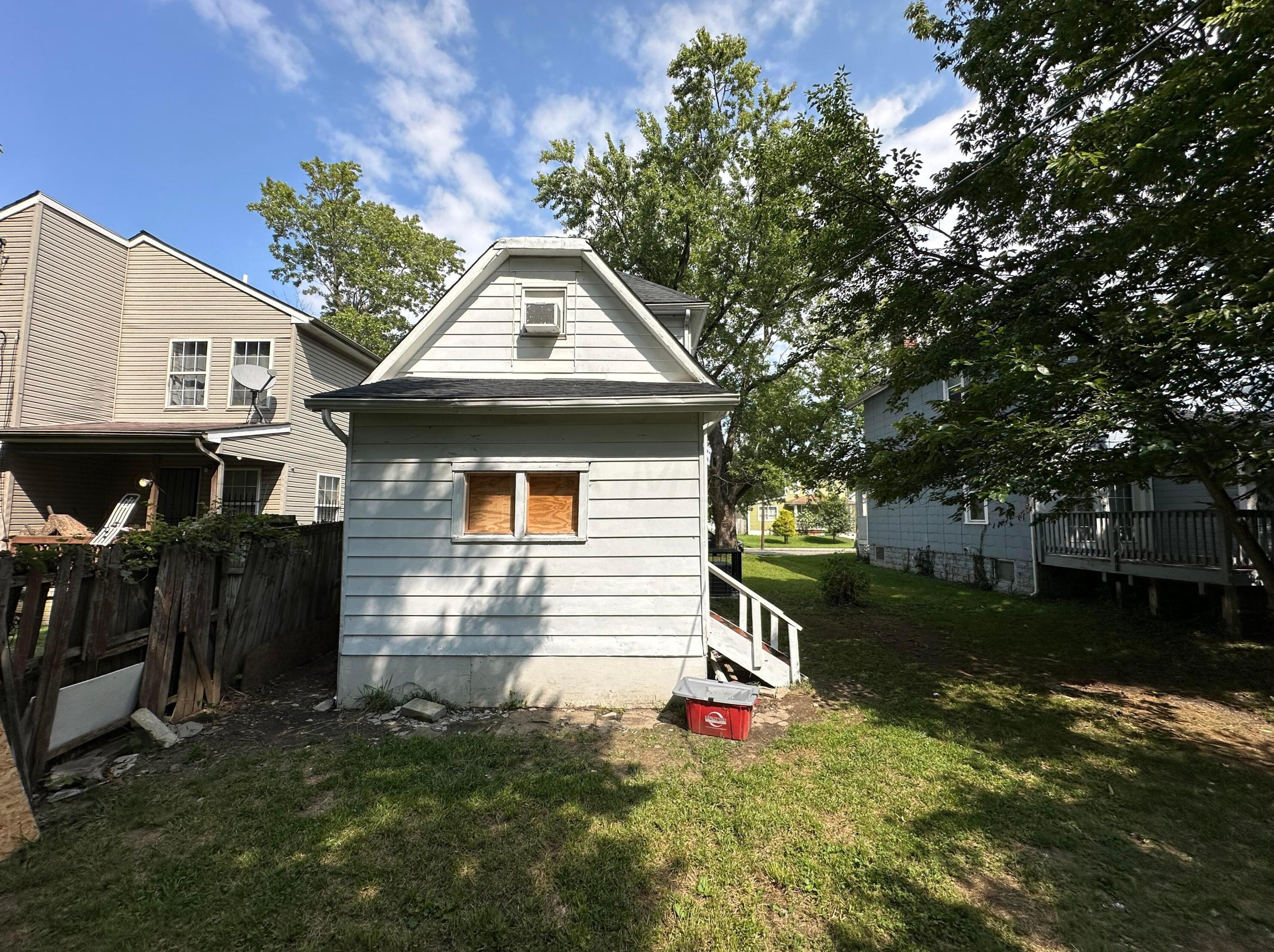 309 Whitethorne Ave, Columbus OH  43223-1173 exterior