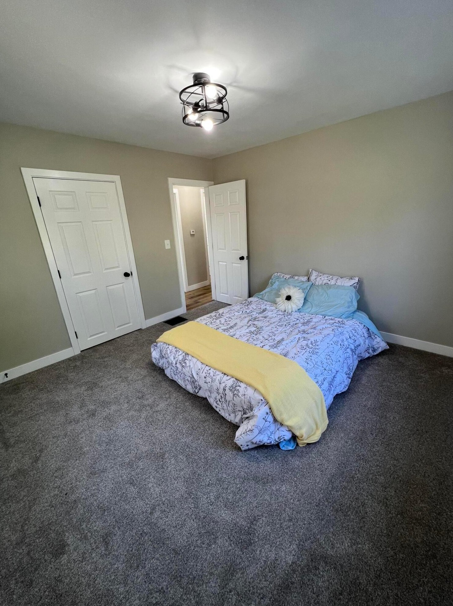 3012 Mcguffey Rd, Columbus OH  43224-4137 exterior