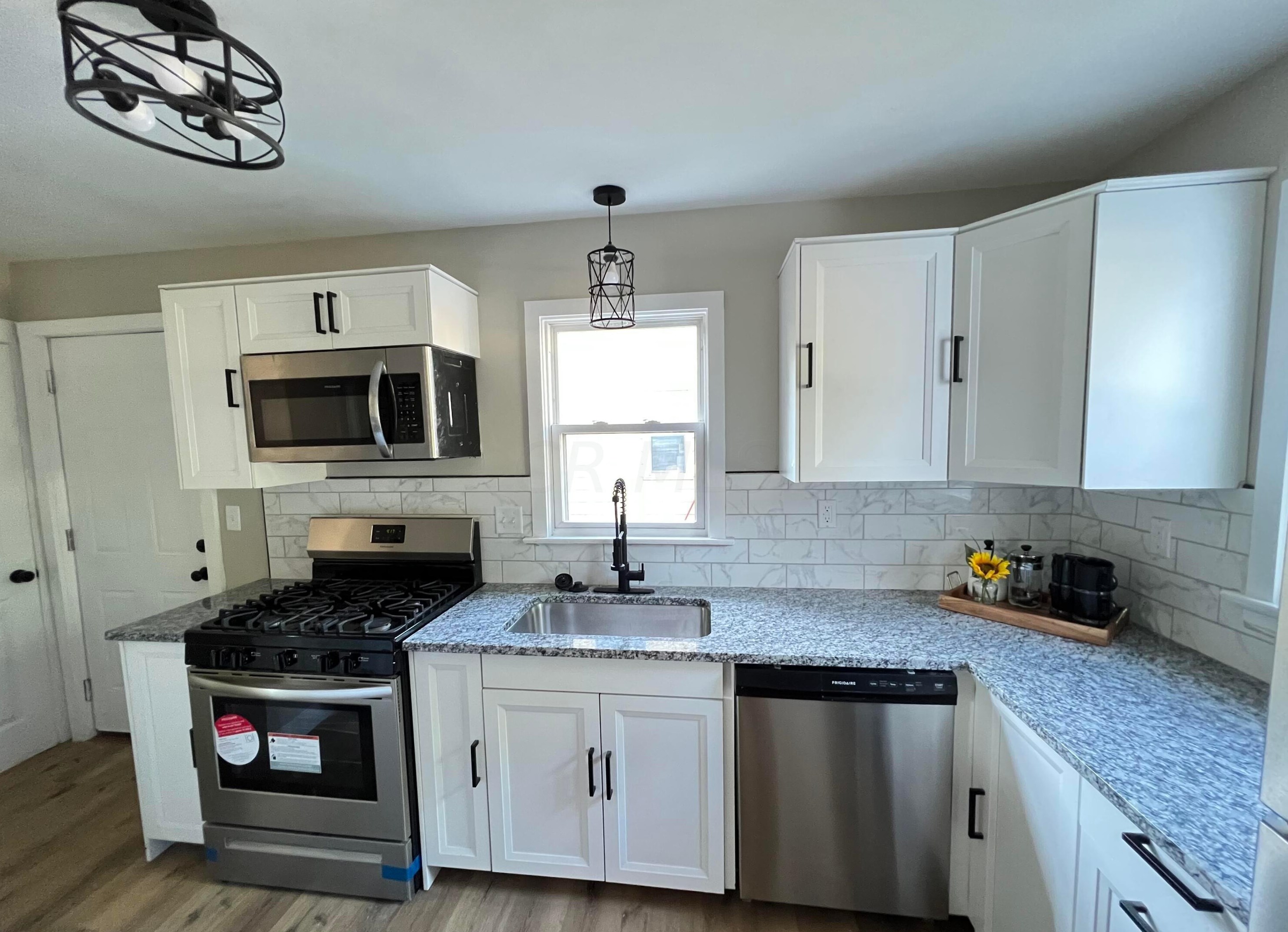 3012 Mcguffey Rd, Columbus OH  43224-4137 exterior