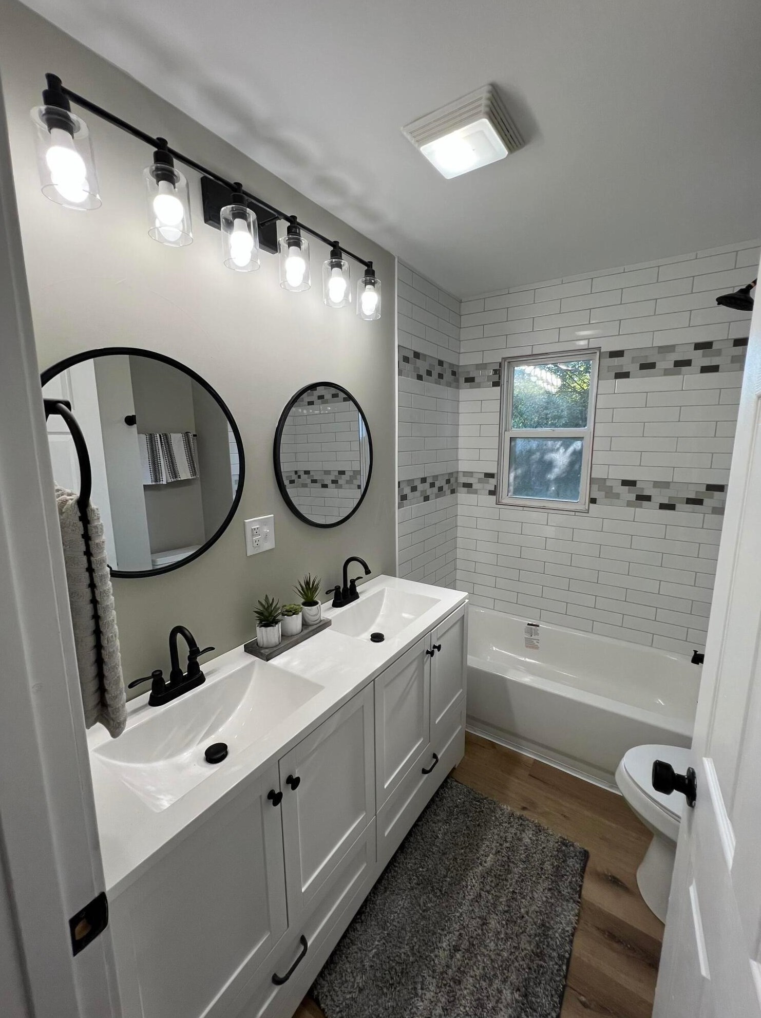 3012 Mcguffey Rd, Columbus OH  43224-4137 exterior