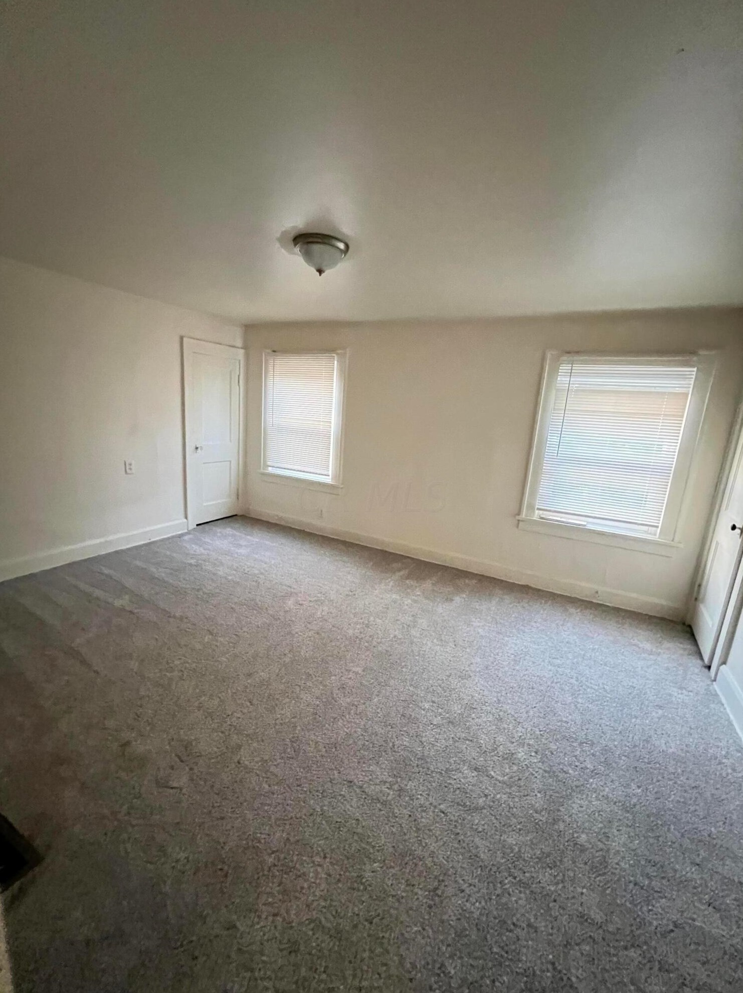 1461 Cordell Ave, Columbus OH 43219-1048 exterior