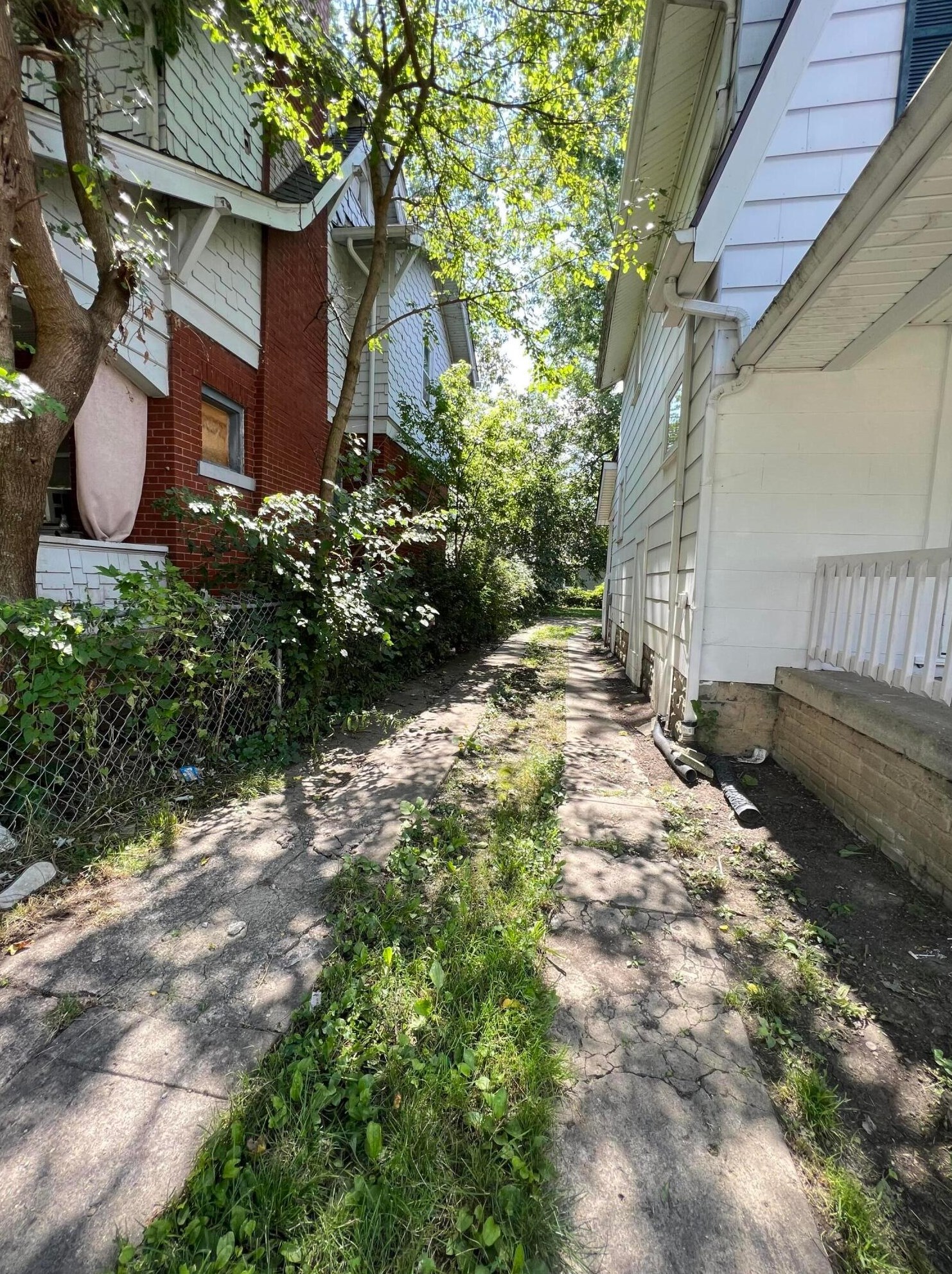 1461 Cordell Ave, Columbus OH 43219-1048 exterior