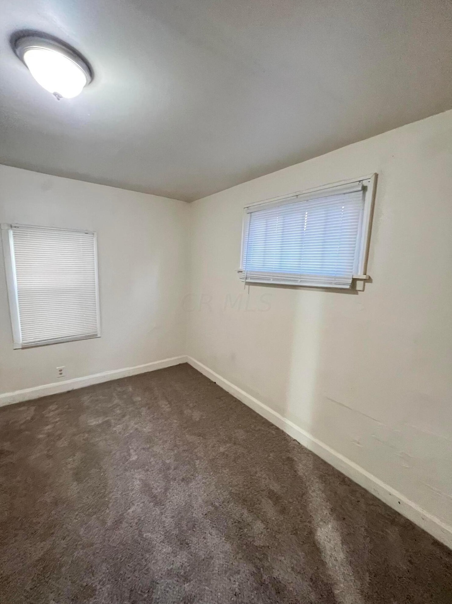 1461 Cordell Ave, Columbus OH 43219-1048 exterior