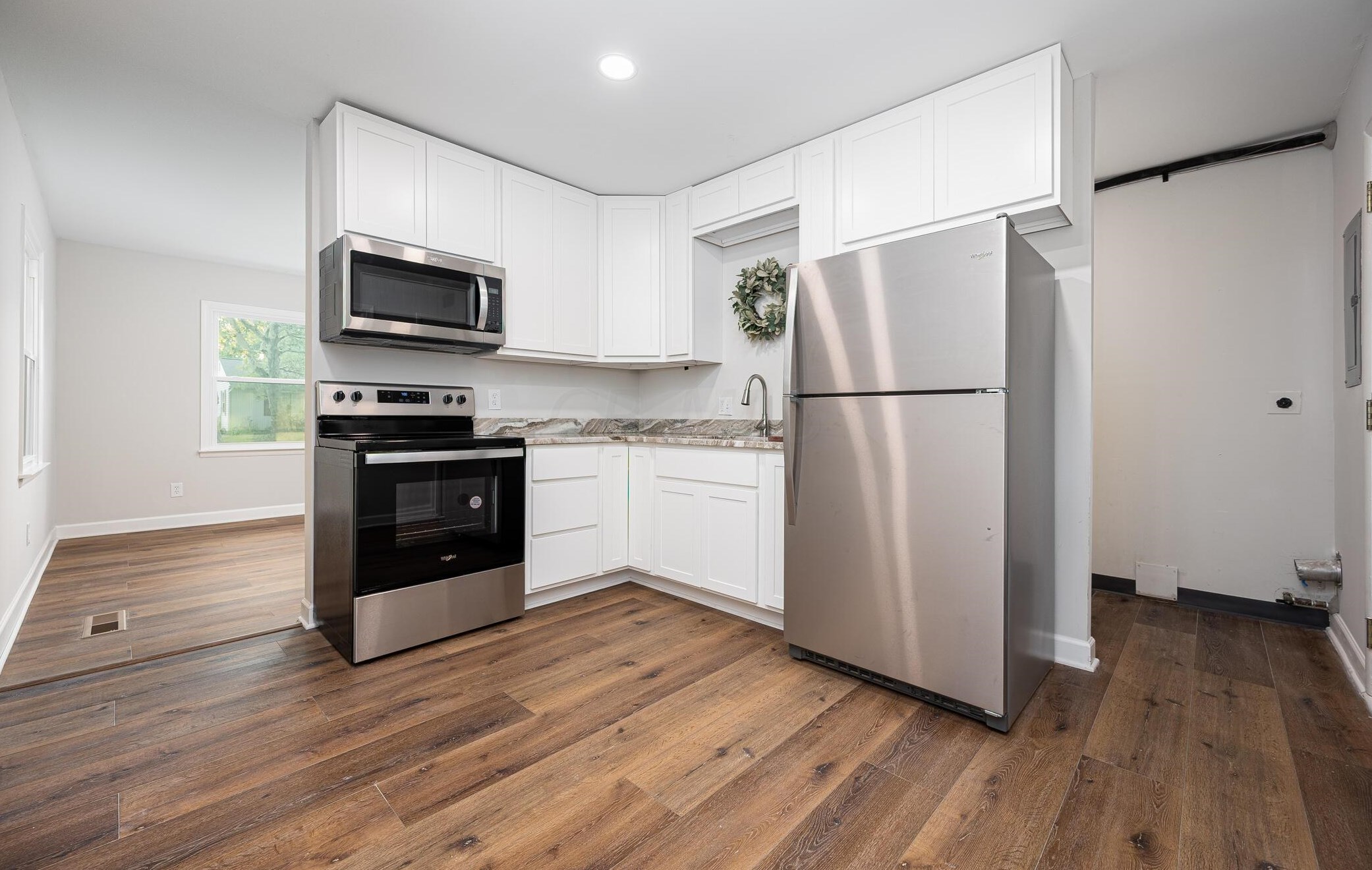 378 Old Village Rd, Columbus OH 43228-1374 exterior