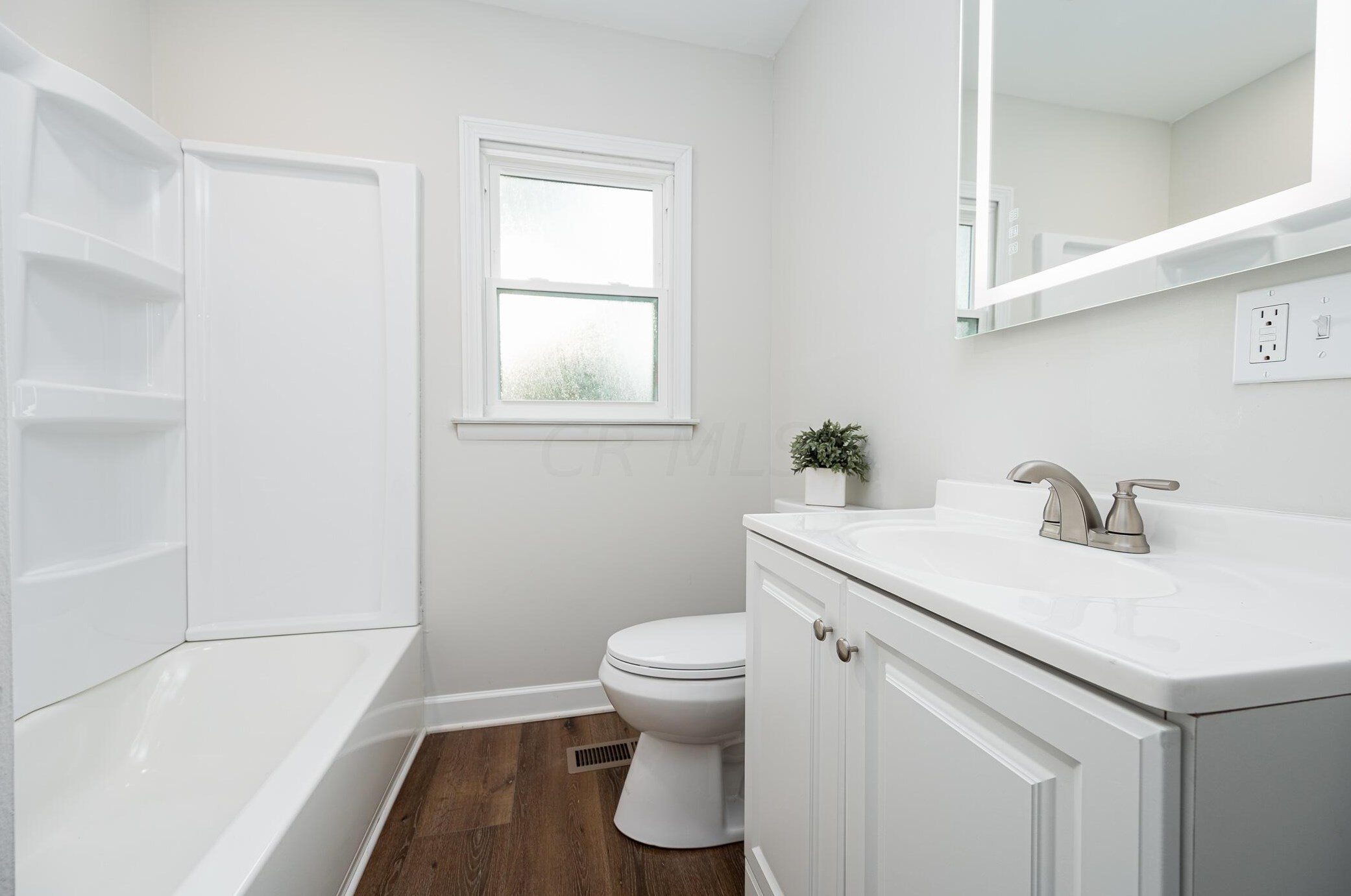 378 Old Village Rd, Columbus OH 43228-1374 exterior