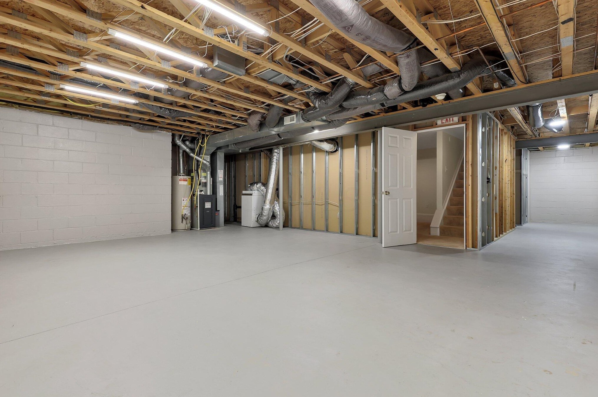 706 Sycamore Turn Ln, Columbus OH exterior