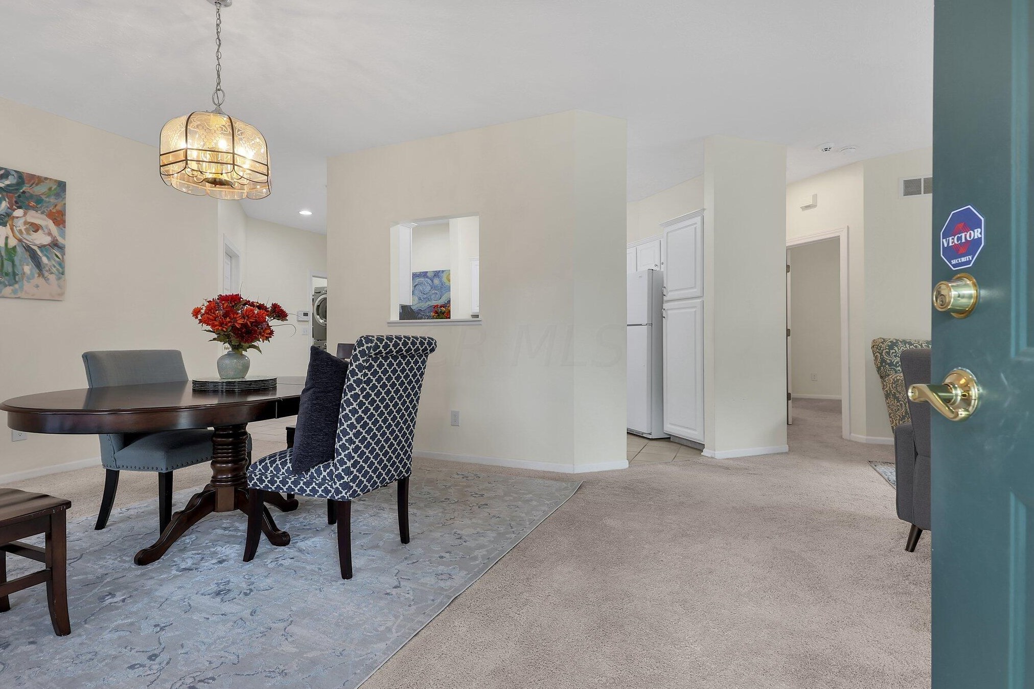 706 Sycamore Turn Ln, Columbus OH exterior