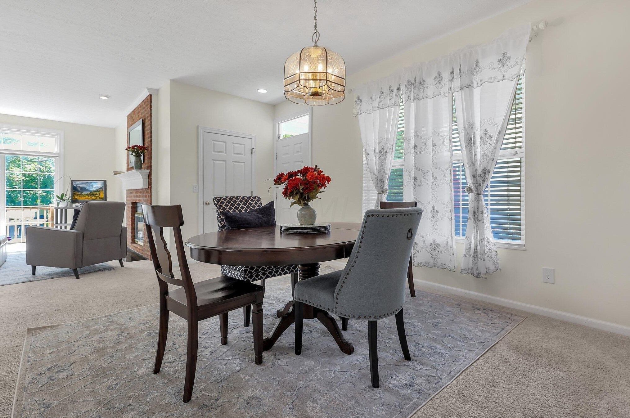 706 Sycamore Turn Ln, Columbus OH exterior