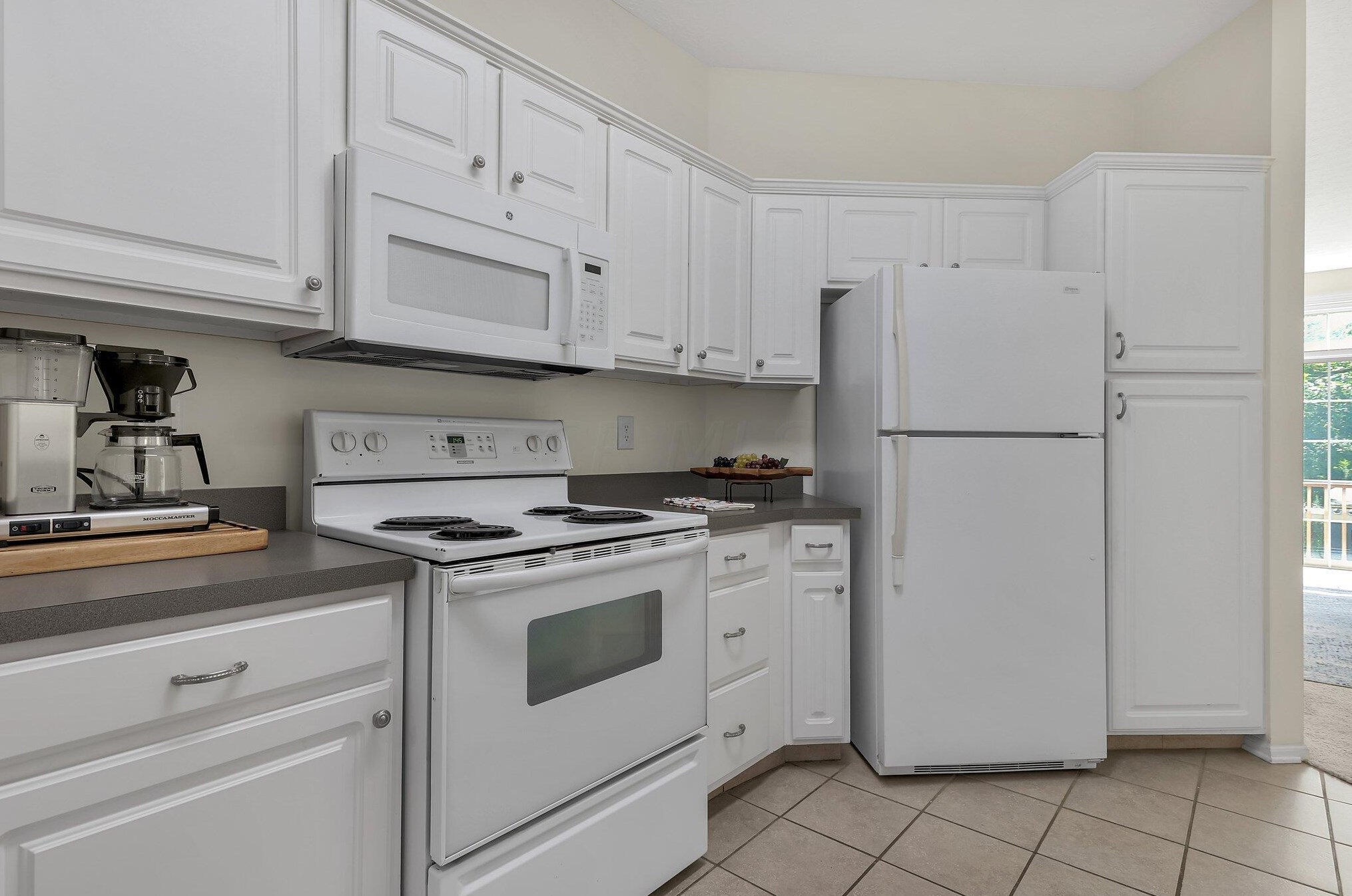 706 Sycamore Turn Ln, Columbus OH exterior