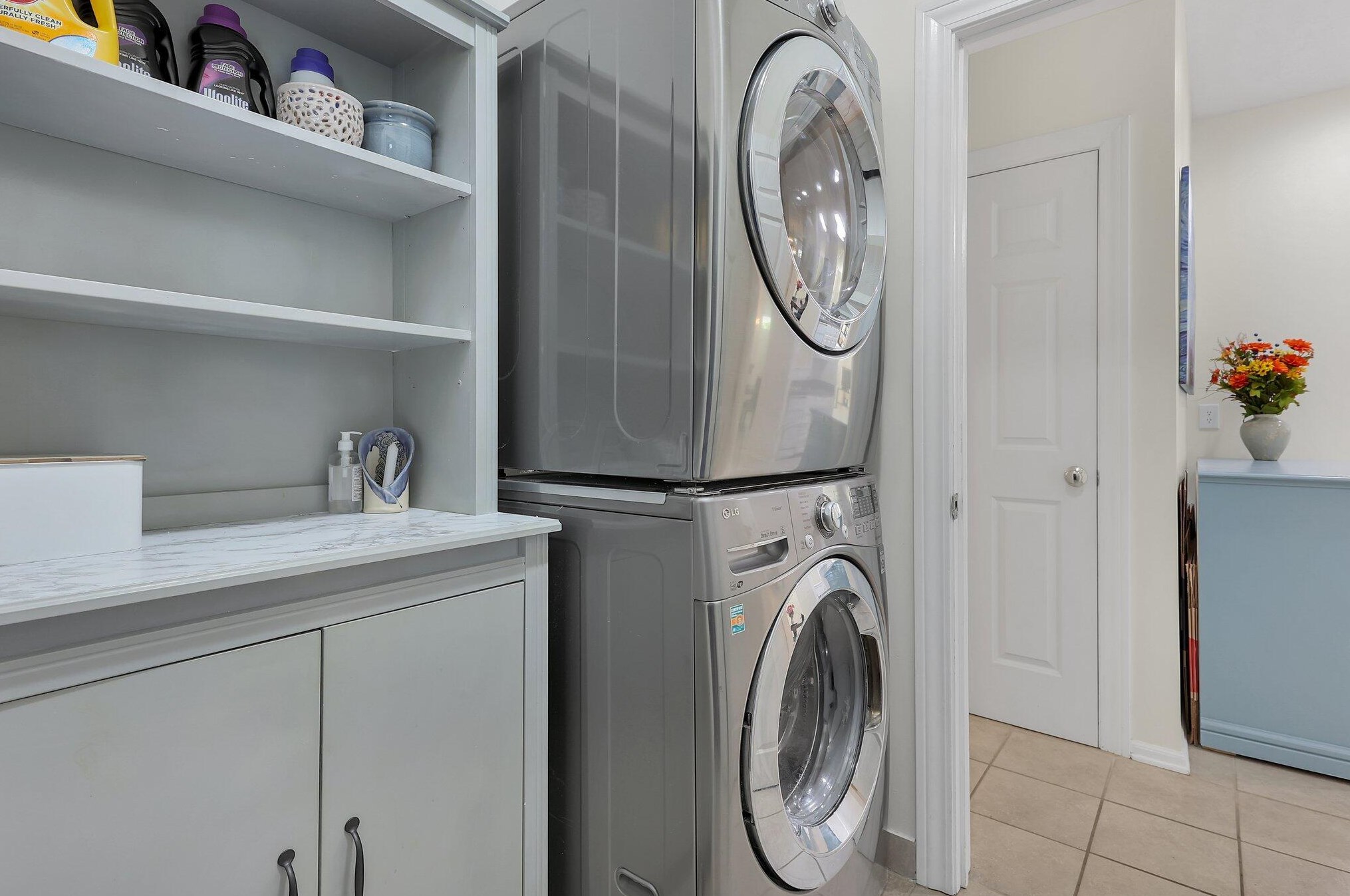 706 Sycamore Turn Ln, Columbus OH exterior