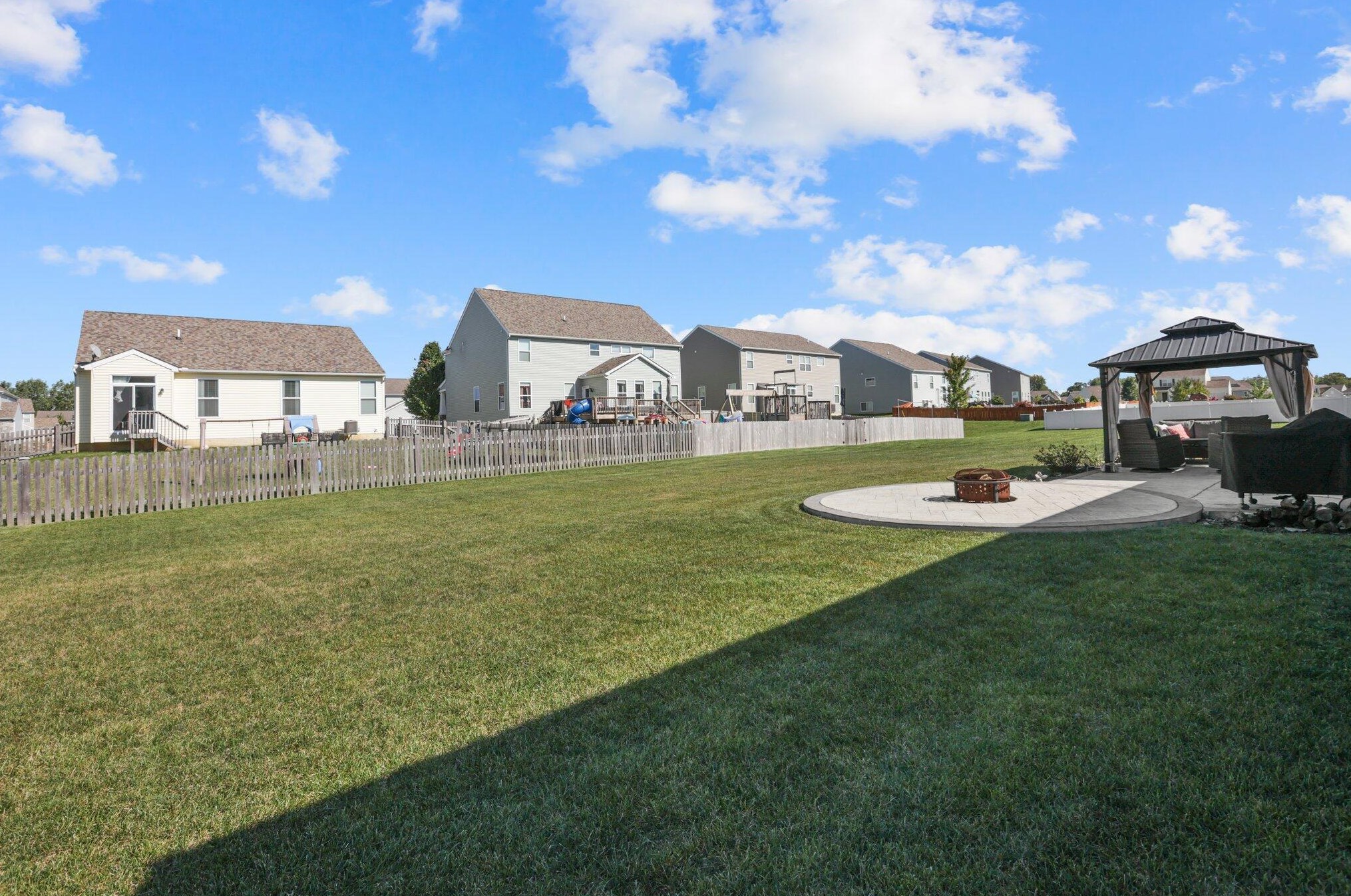 194 Mannaseh Dr, Granville OH  43023-9059 exterior