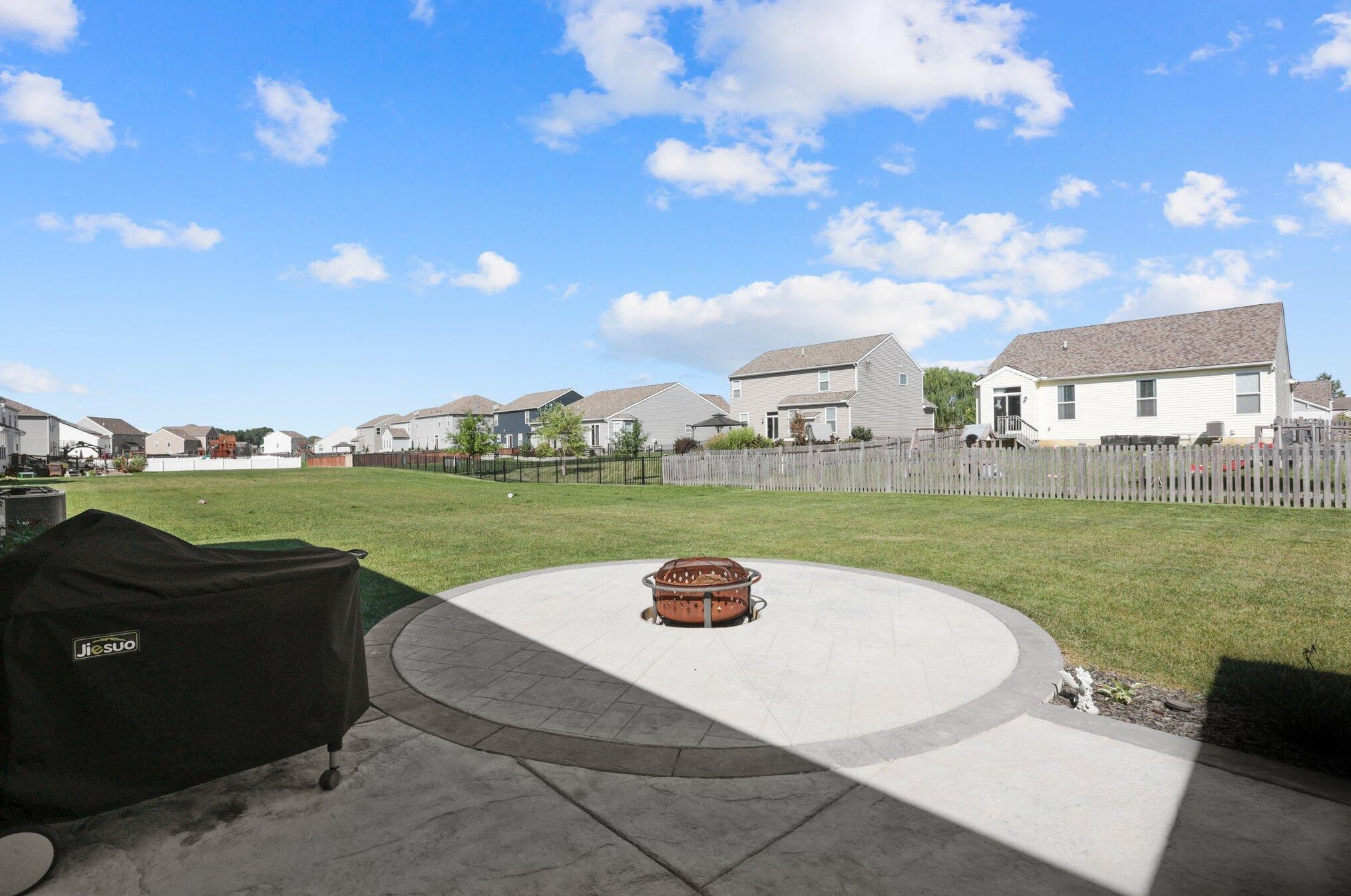 194 Mannaseh Dr, Granville OH  43023-9059 exterior