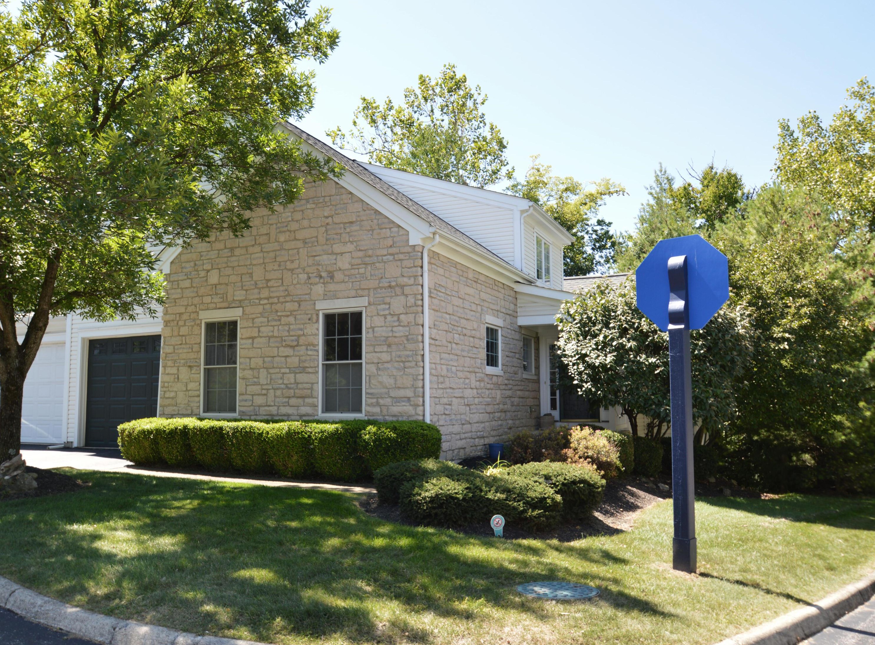 1203 Sanctuary Pl, Columbus OH 43230-8490 exterior