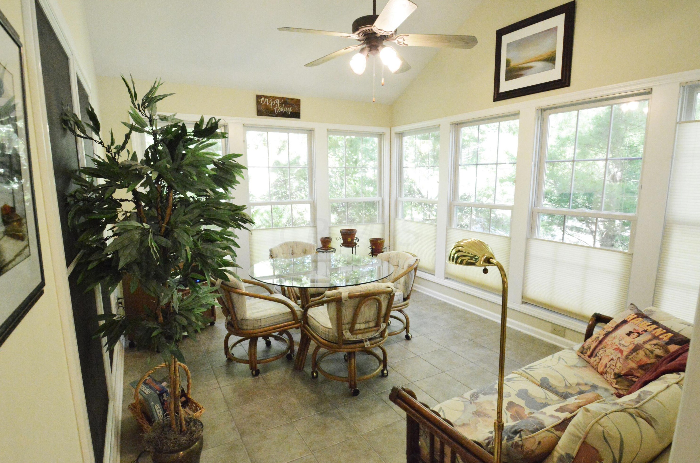 1203 Sanctuary Pl, Columbus OH 43230-8490 exterior