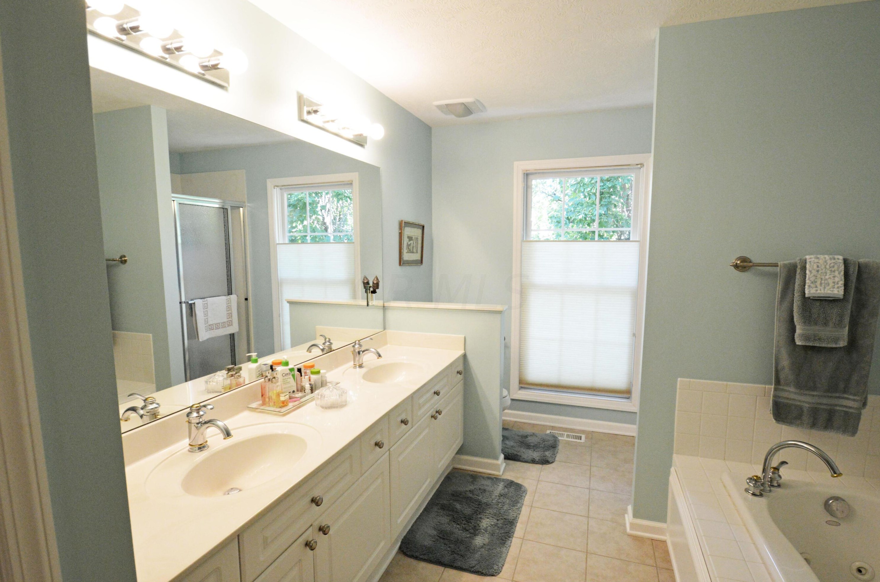 1203 Sanctuary Pl, Columbus OH 43230-8490 exterior