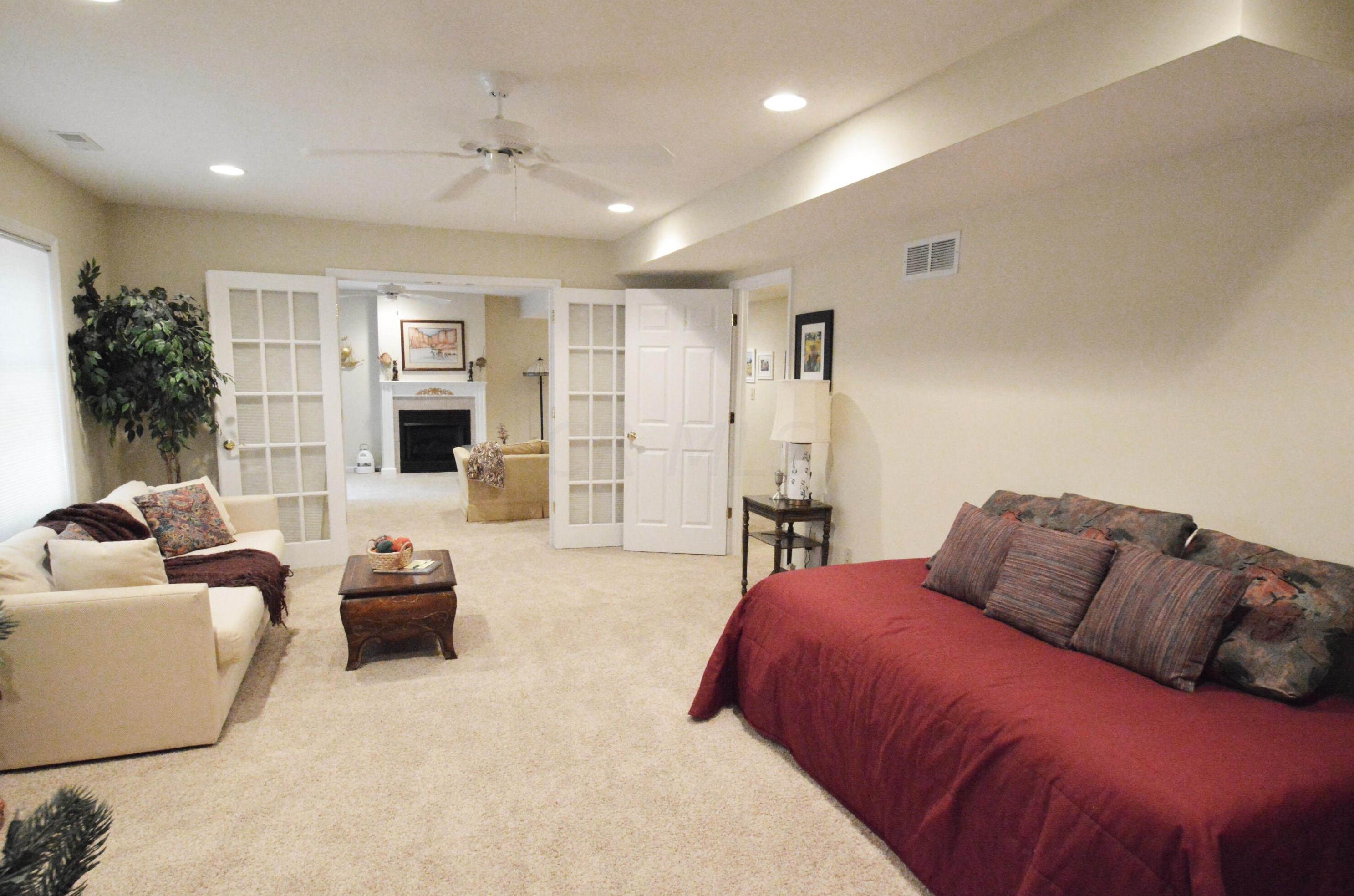 1203 Sanctuary Pl, Columbus OH 43230-8490 exterior