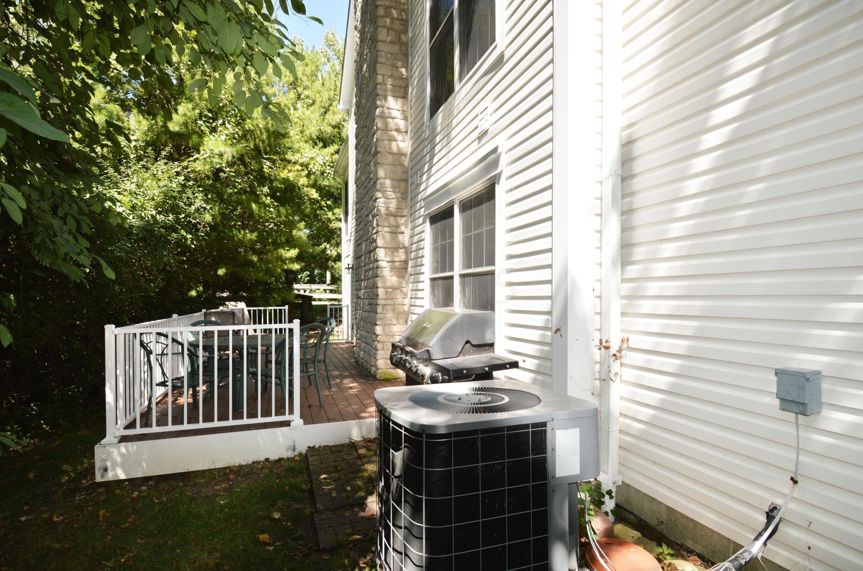 1203 Sanctuary Pl, Columbus OH 43230-8490 exterior