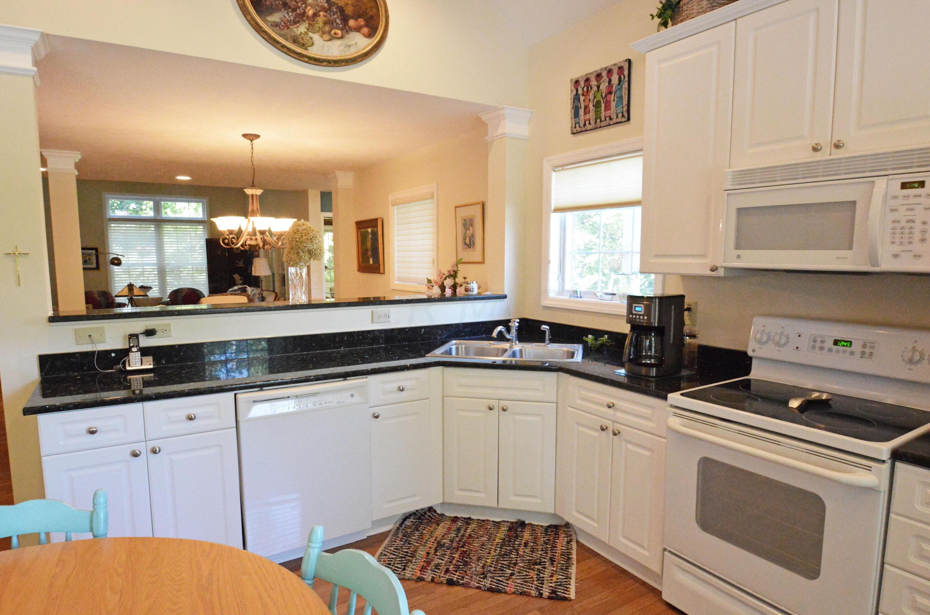 1203 Sanctuary Pl, Columbus OH 43230-8490 exterior