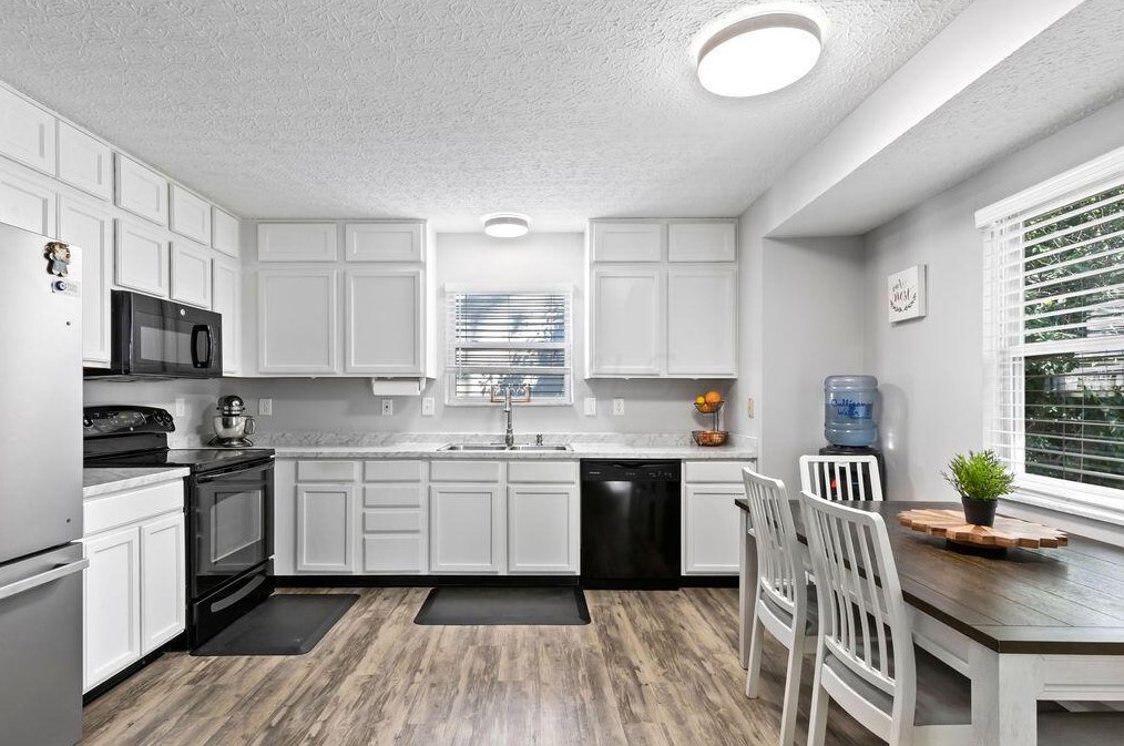 1364 Tenagra Way, Columbus OH 43228-9192 exterior