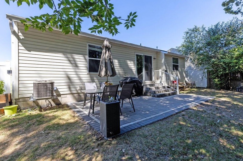 1364 Tenagra Way, Columbus OH 43228-9192 exterior