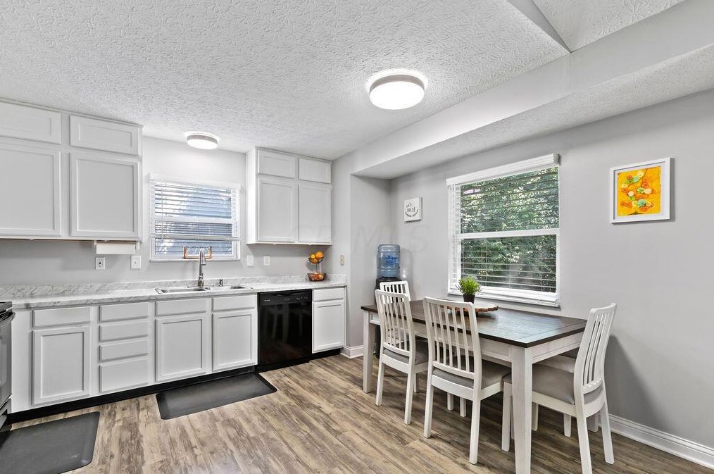 1364 Tenagra Way, Columbus OH 43228-9192 exterior