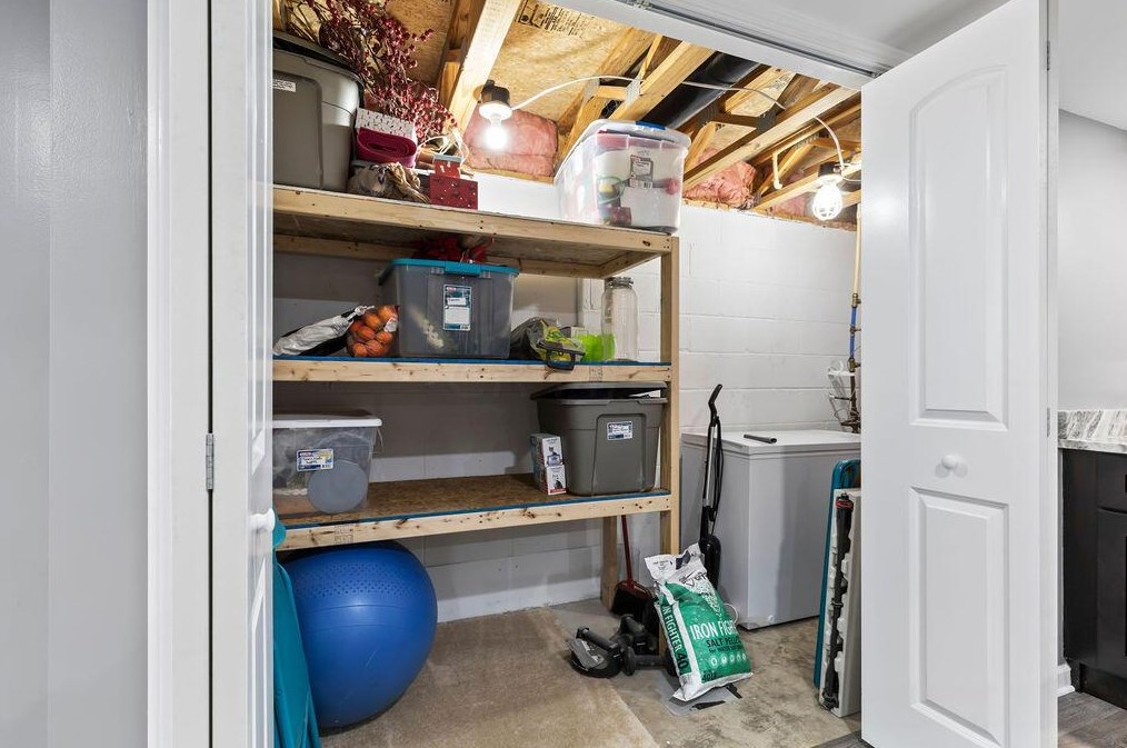 1364 Tenagra Way, Columbus OH 43228-9192 exterior