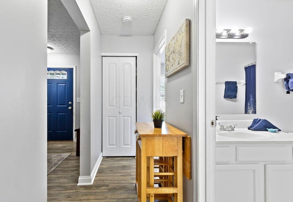 1364 Tenagra Way, Columbus OH 43228-9192 exterior