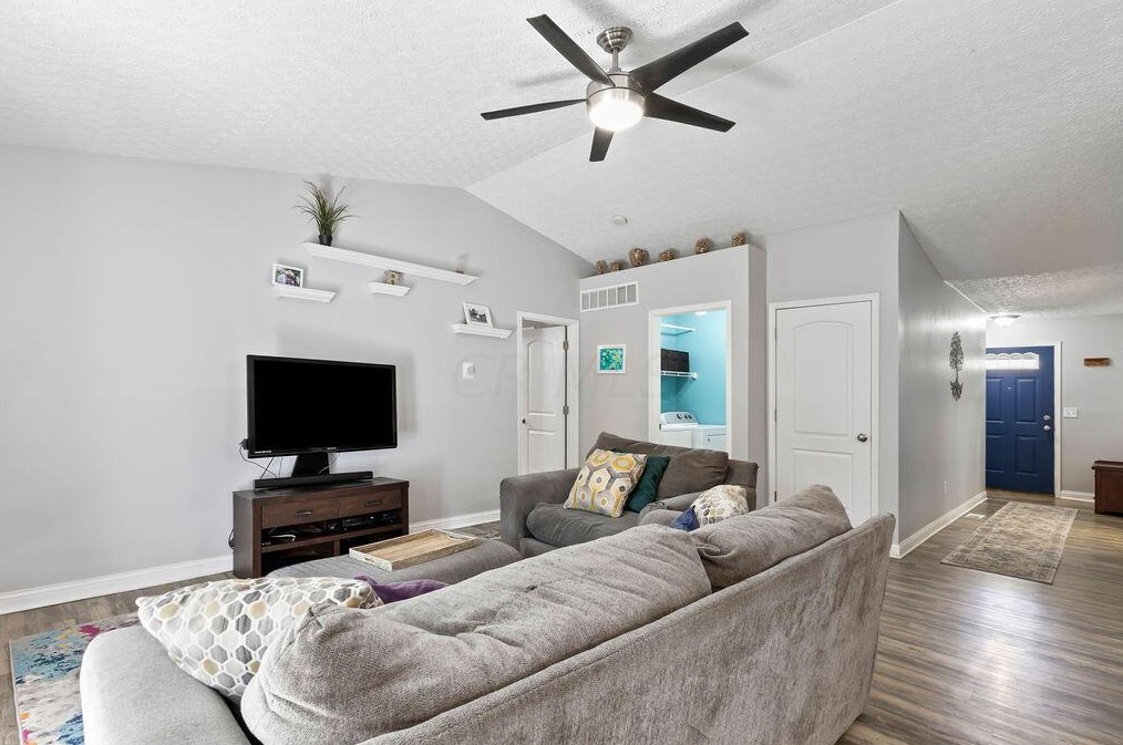 1364 Tenagra Way, Columbus OH 43228-9192 exterior