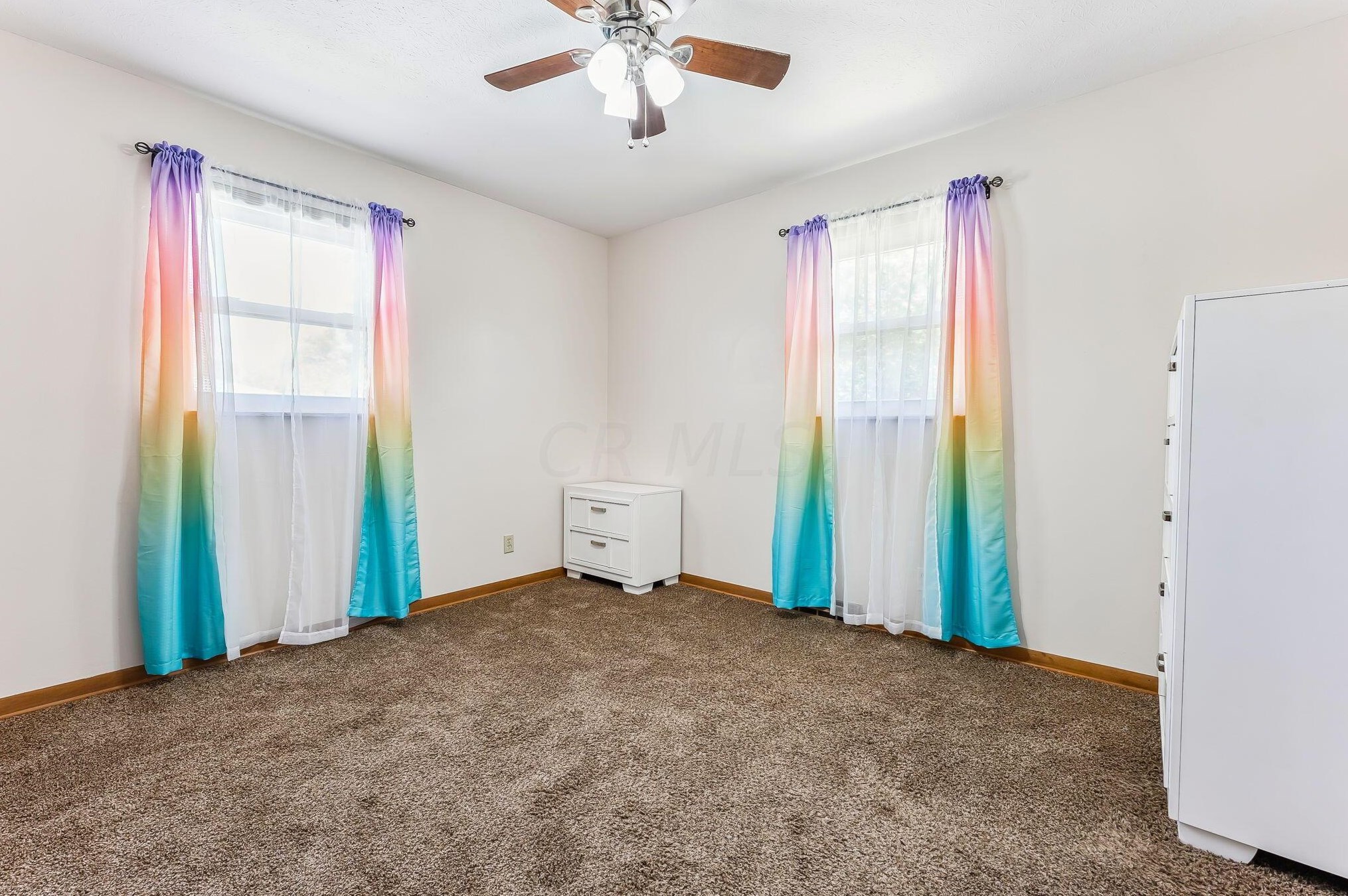 1329 Chesterton Ln, Columbus OH  43229-2619 exterior