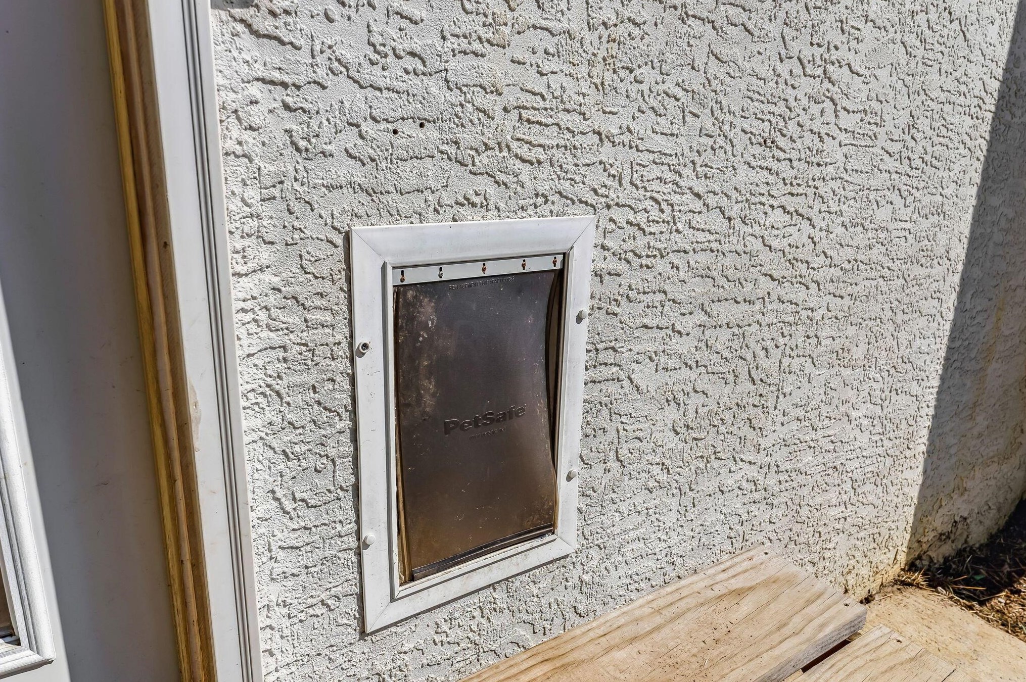 1329 Chesterton Ln, Columbus OH  43229-2619 exterior