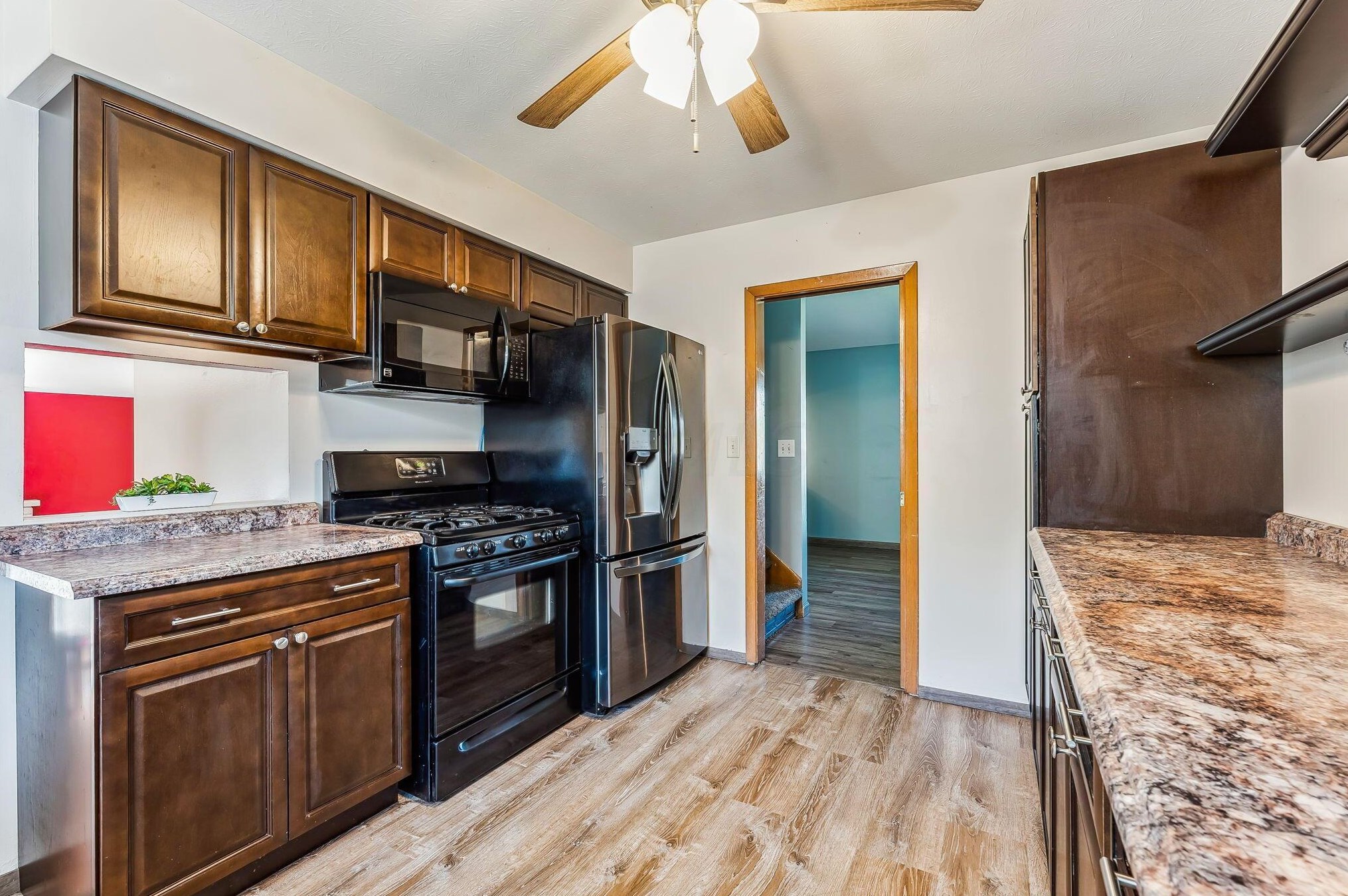 1329 Chesterton Ln, Columbus OH  43229-2619 exterior