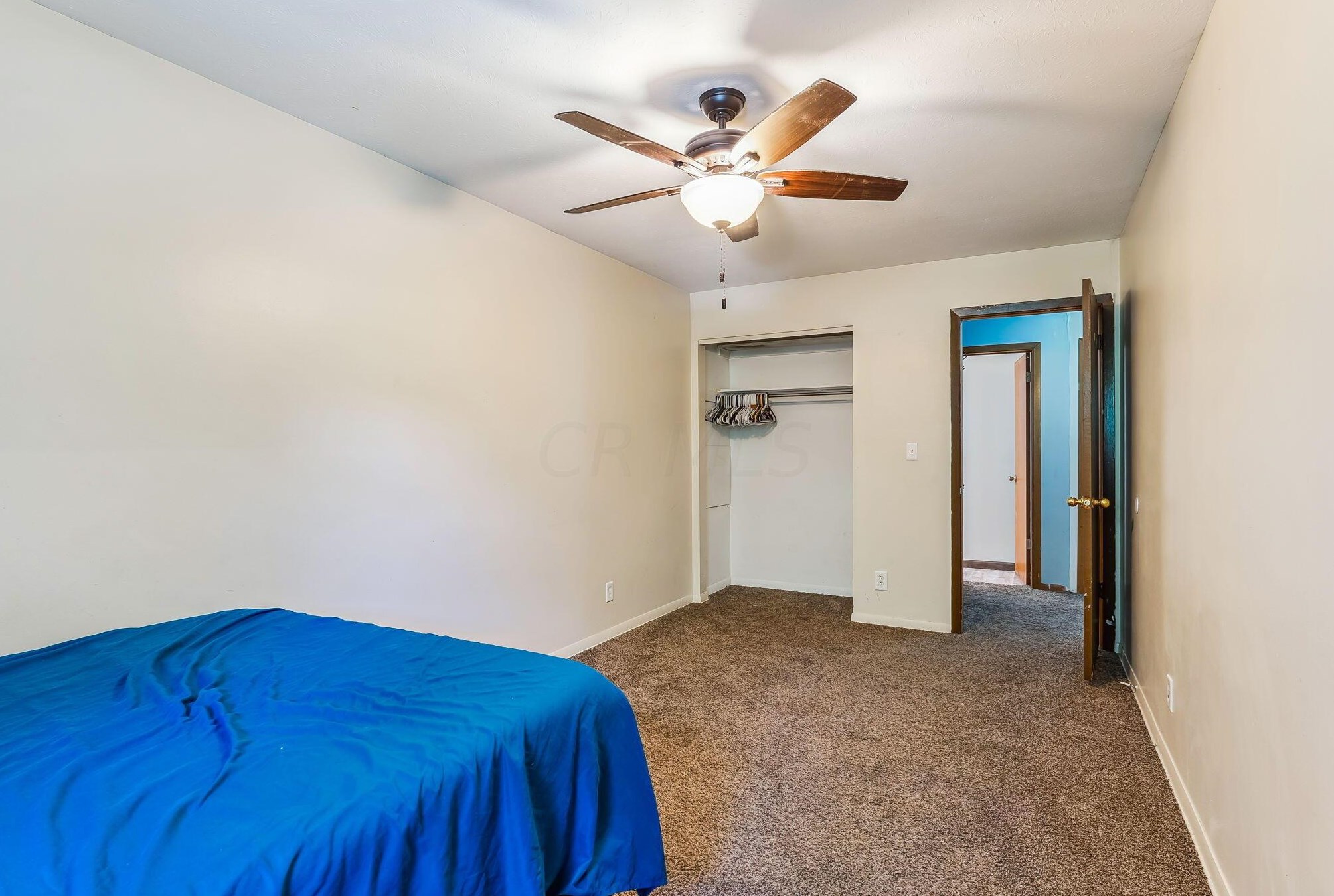 1329 Chesterton Ln, Columbus OH  43229-2619 exterior