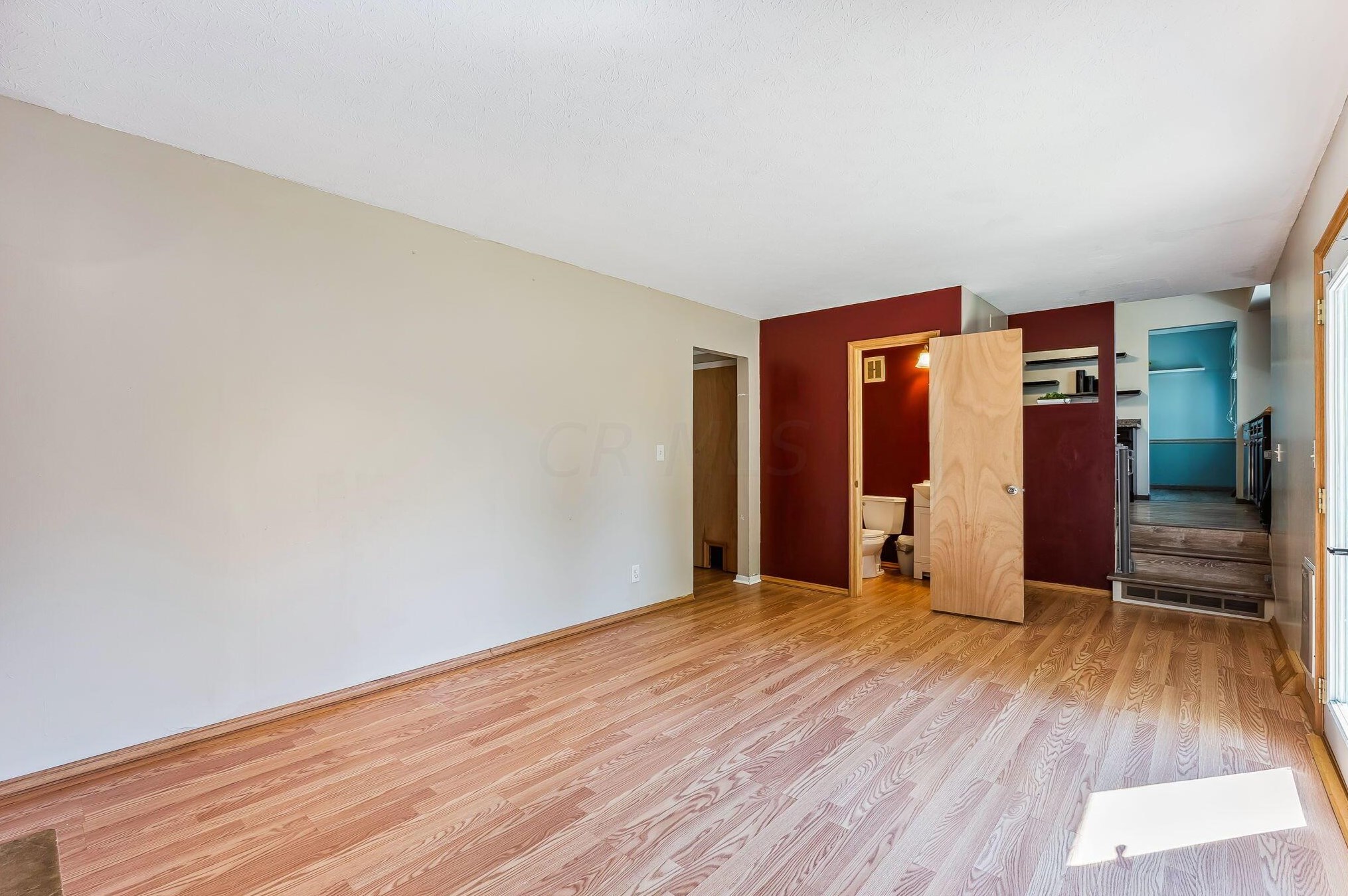 1329 Chesterton Ln, Columbus OH  43229-2619 exterior