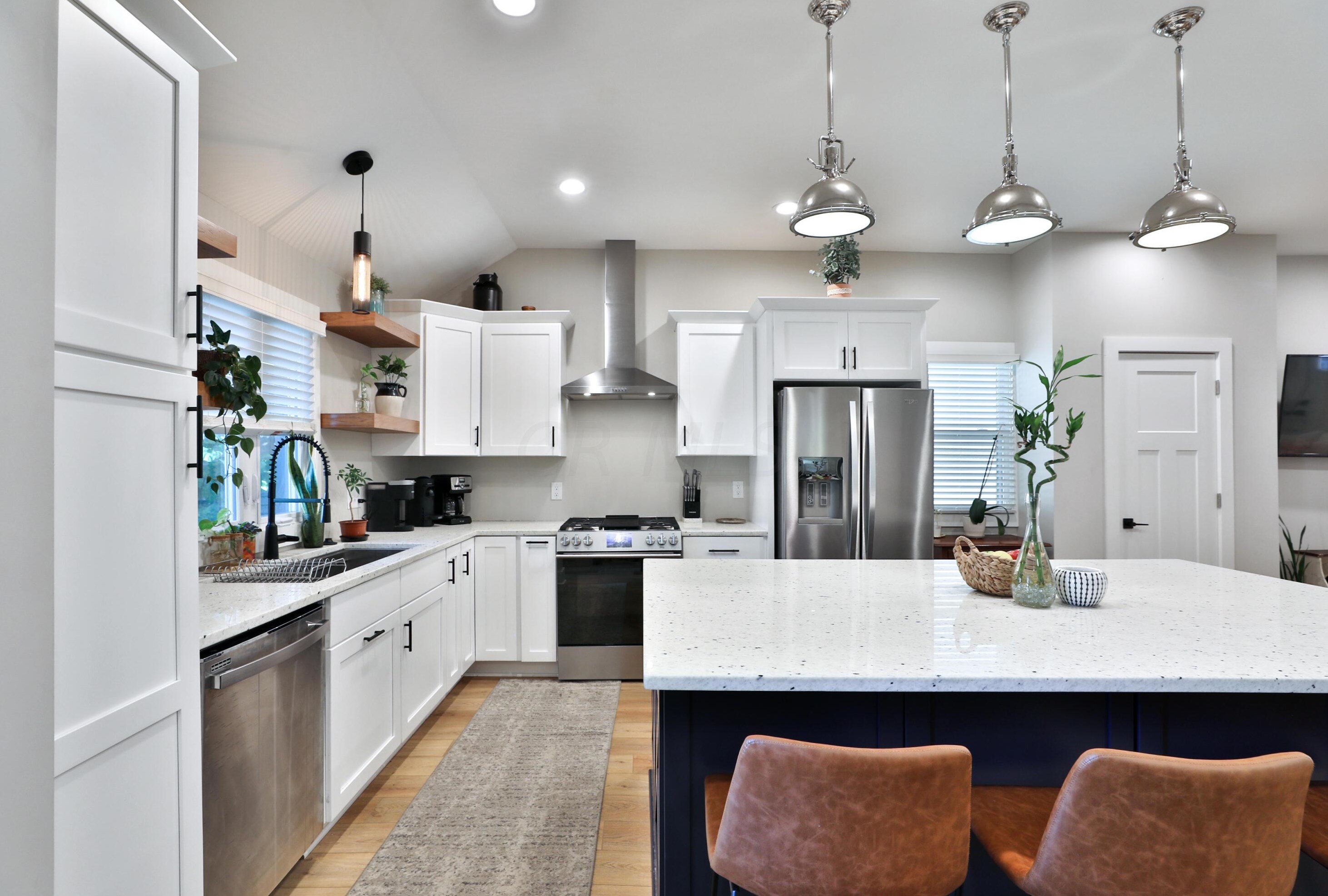 119 Champion Ave, Columbus OH 43203-1559 exterior