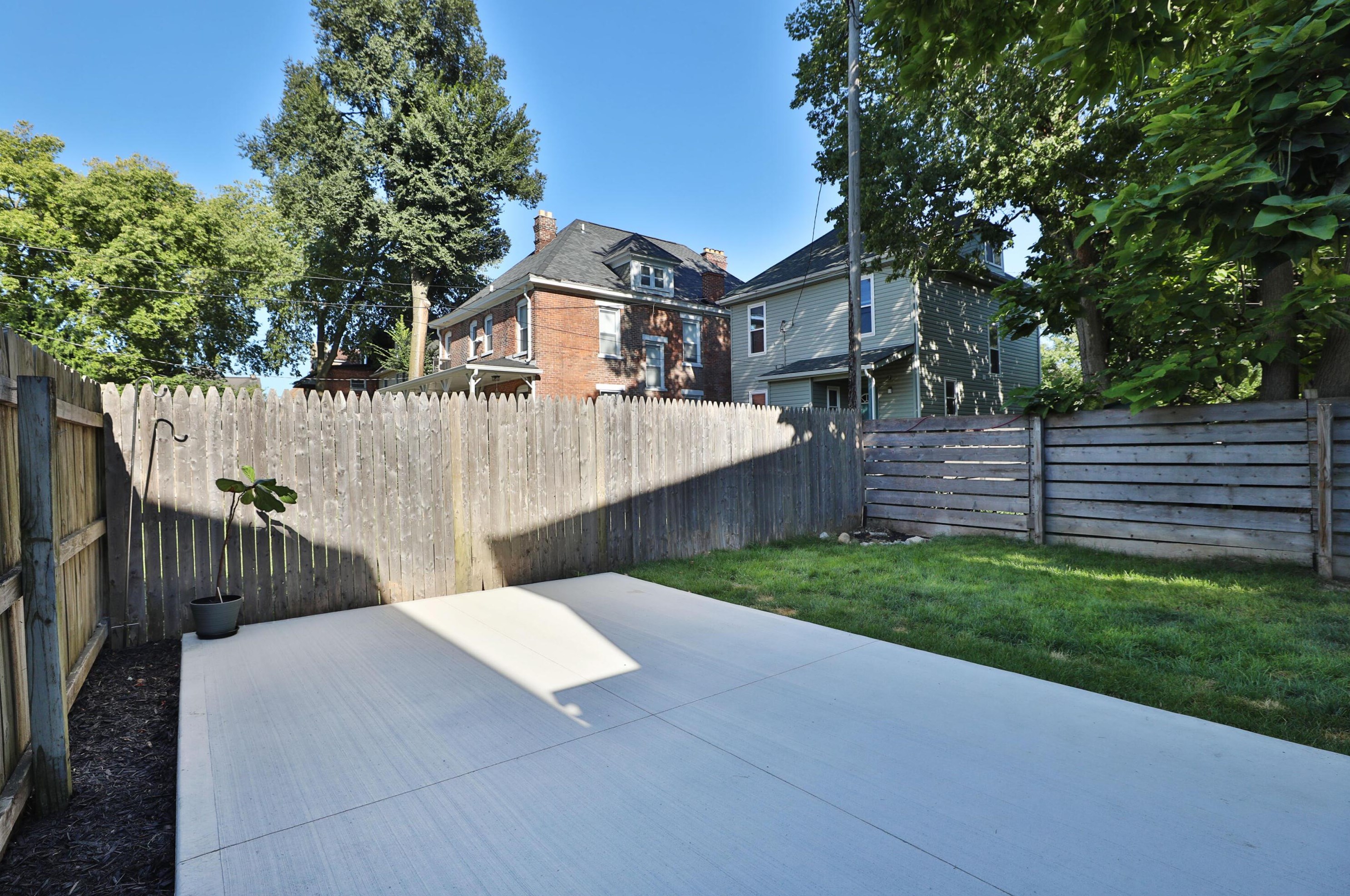 119 Champion Ave, Columbus OH 43203-1559 exterior