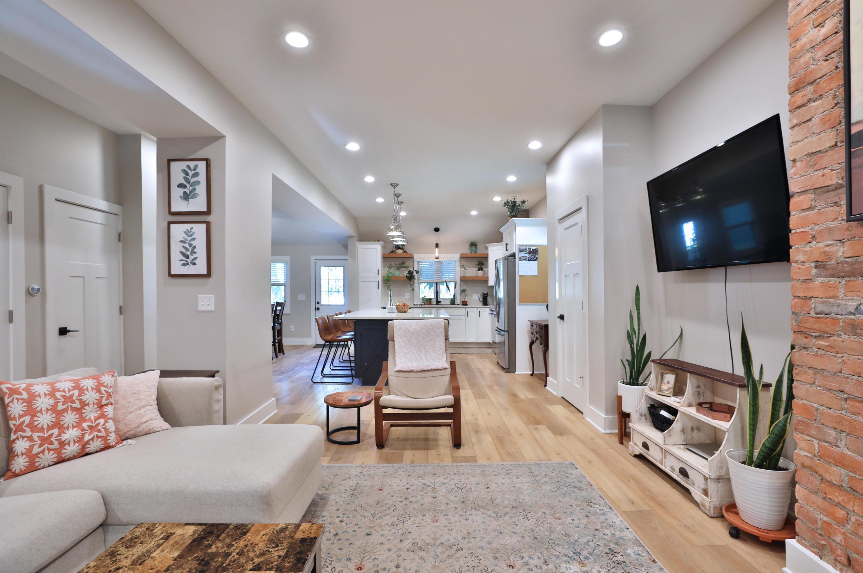 119 Champion Ave, Columbus OH 43203-1559 exterior