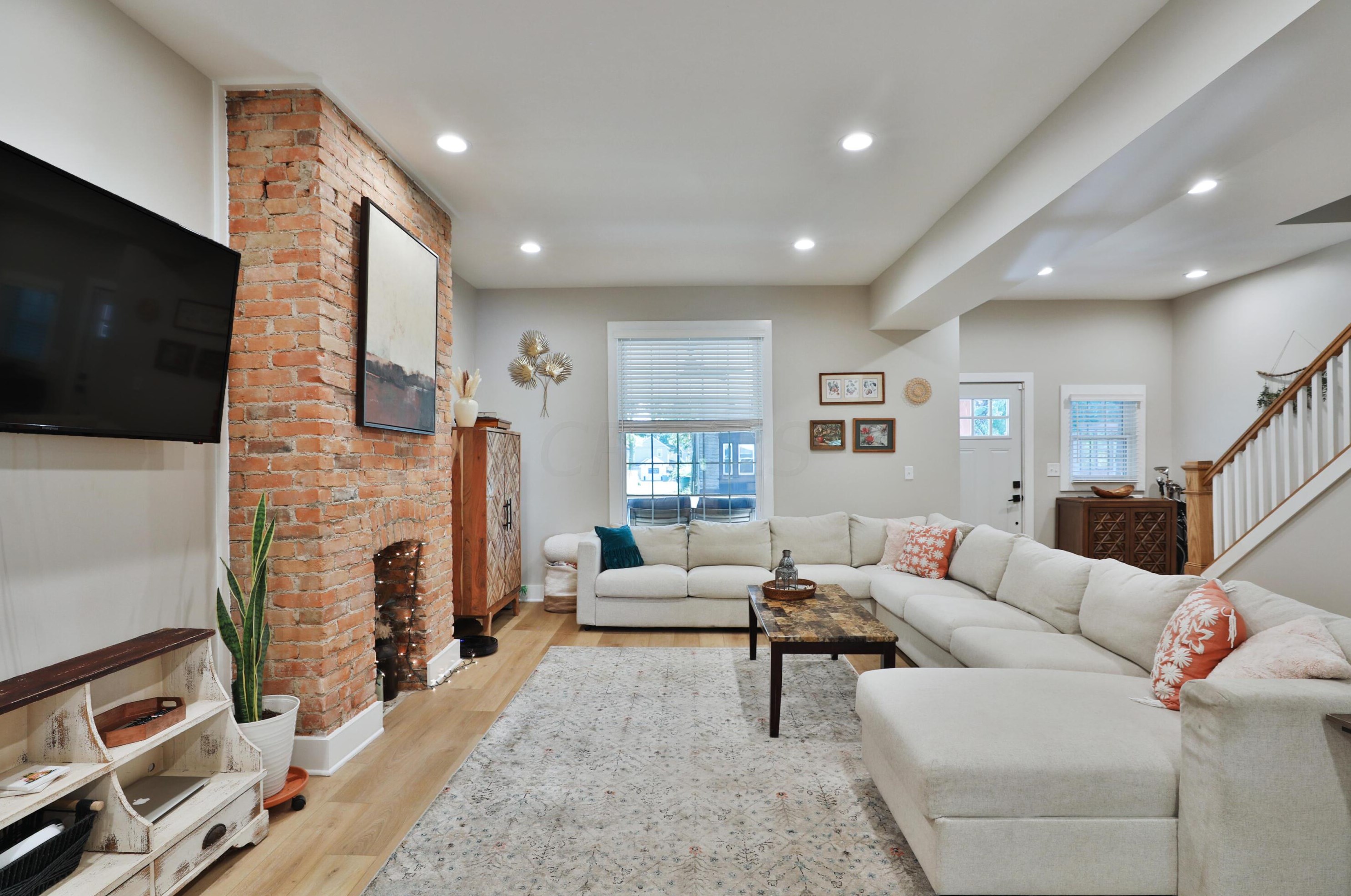 119 Champion Ave, Columbus OH 43203-1559 exterior