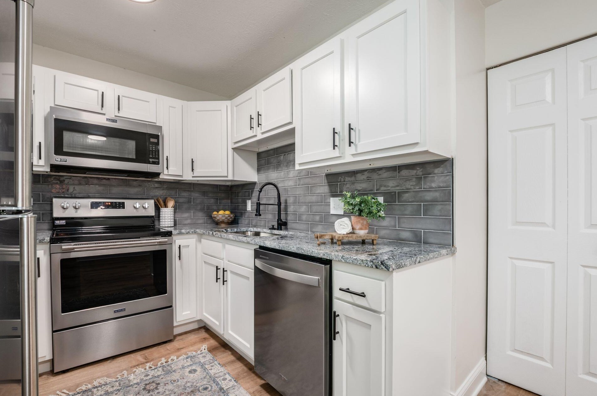 3889 Frazier Rd, Columbus OH 43207-4132 exterior