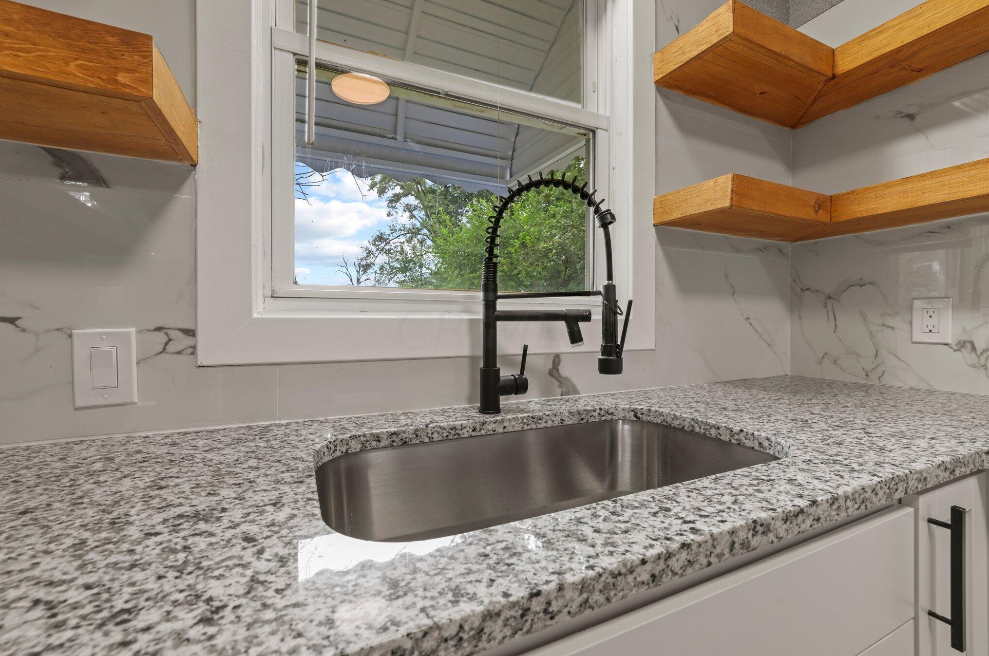 1068 Deshler Ave, Columbus OH  43206-2655 exterior