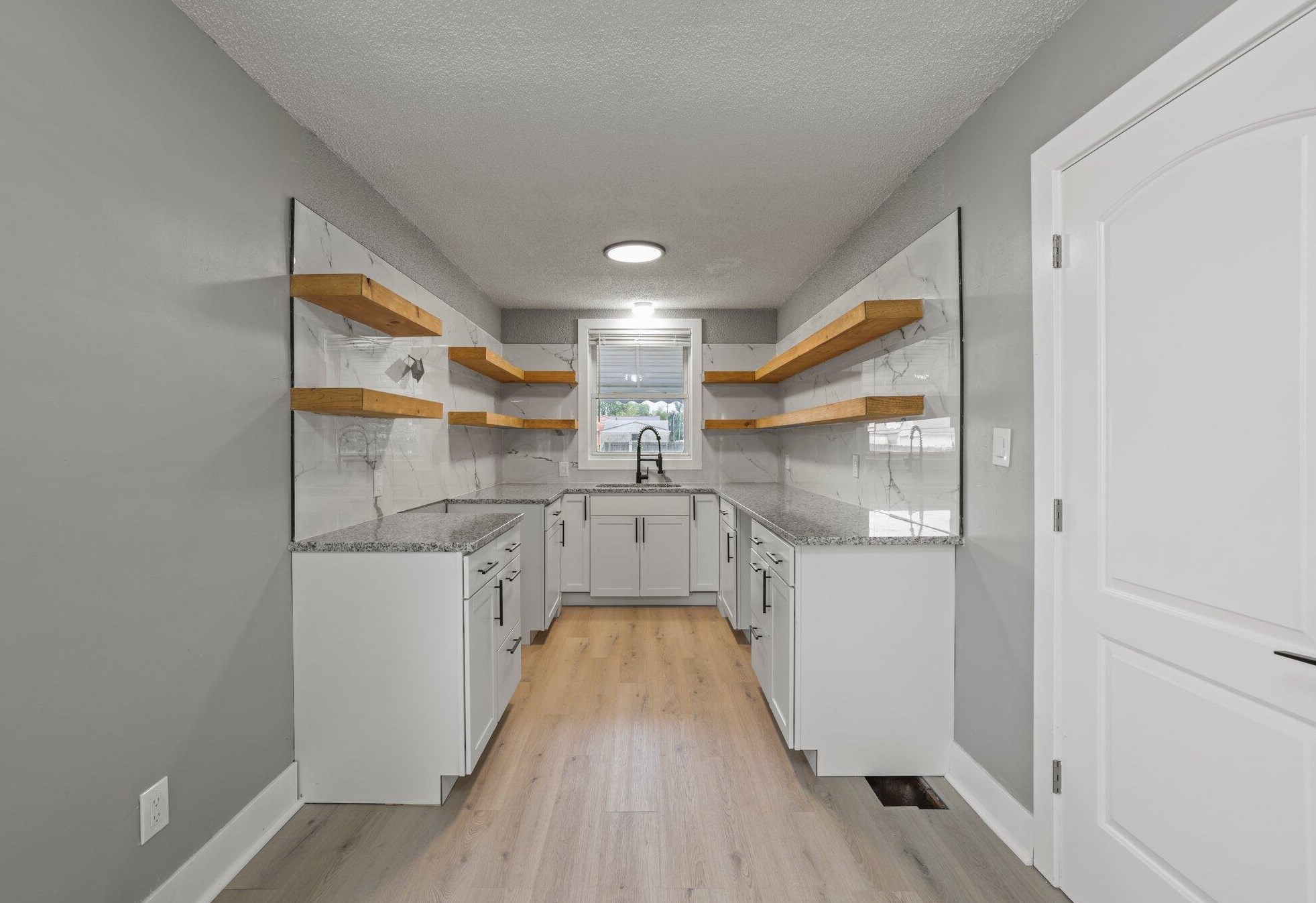 1068 Deshler Ave, Columbus OH  43206-2655 exterior