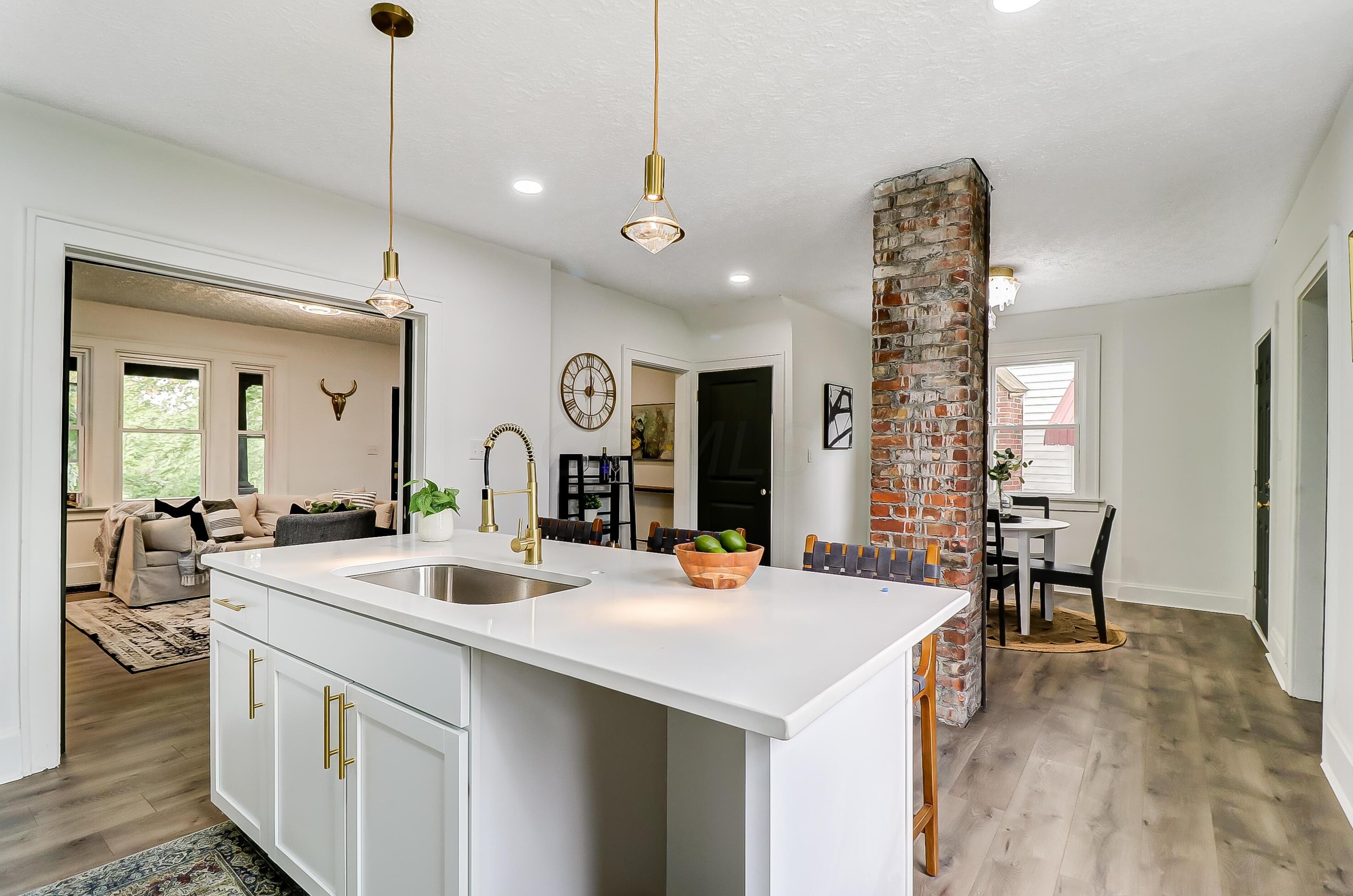 261 Eldon Ave, Columbus OH 43204-3702 exterior