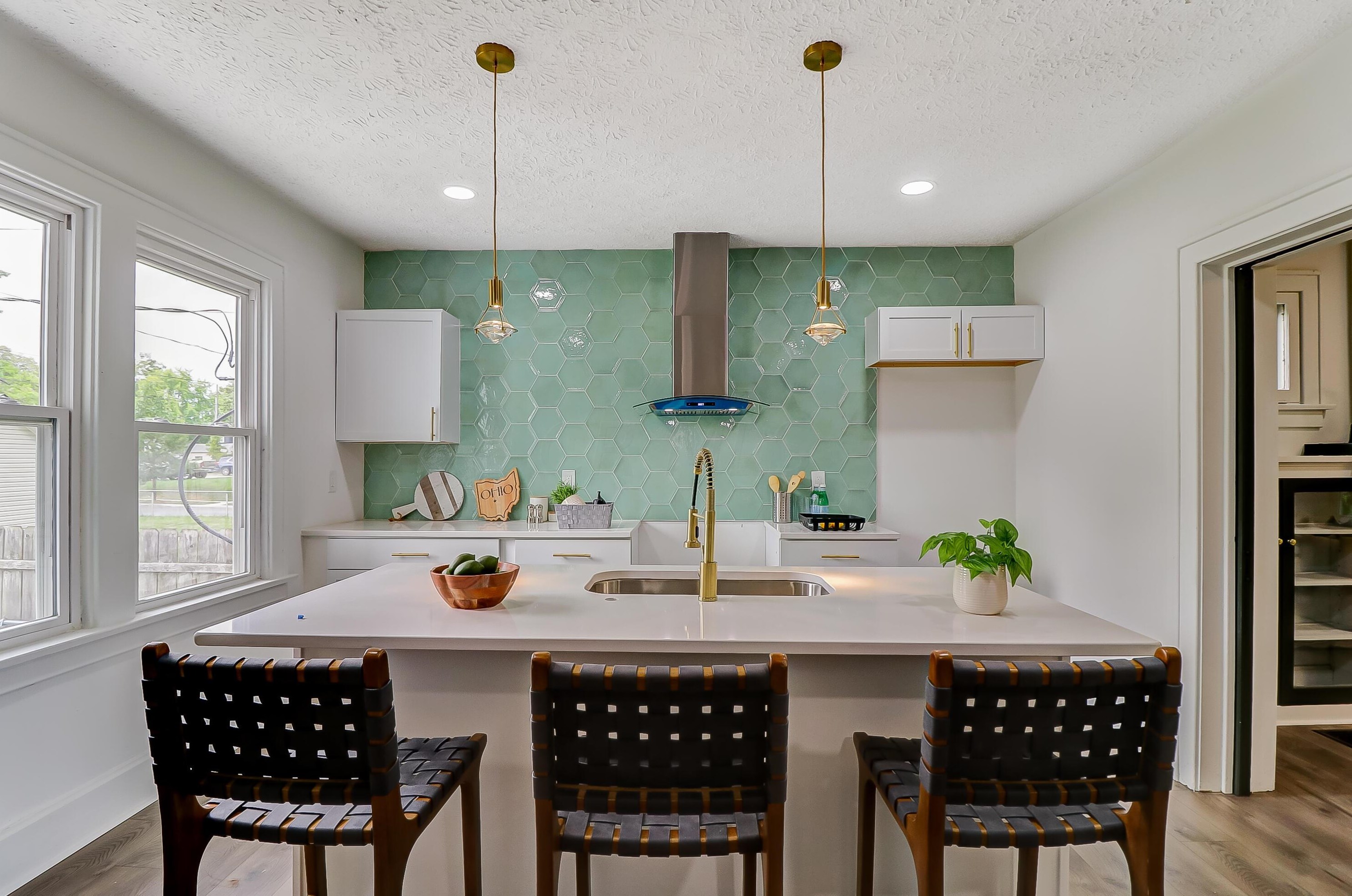 261 Eldon Ave, Columbus OH 43204-3702 exterior