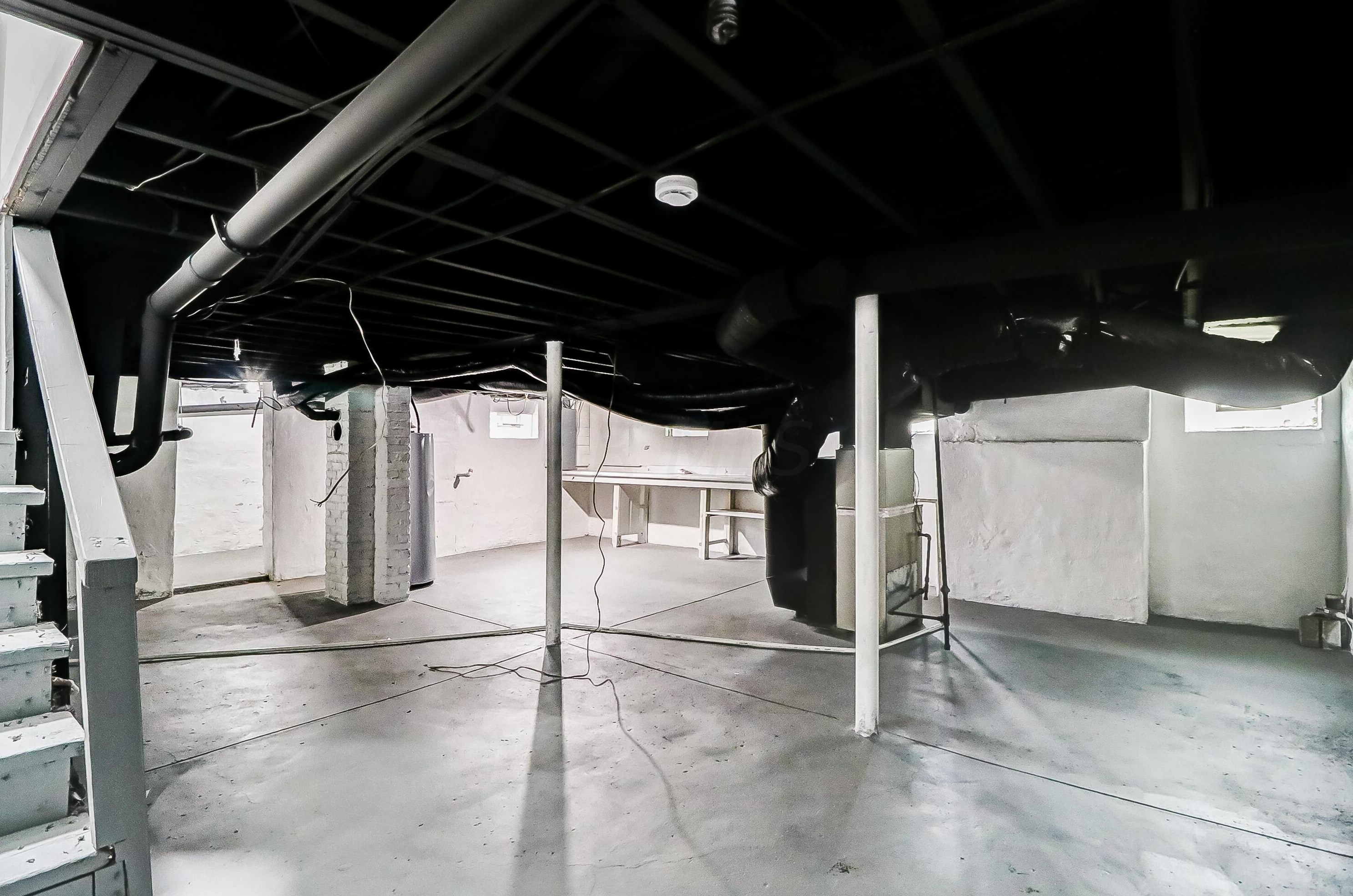 261 Eldon Ave, Columbus OH 43204-3702 exterior